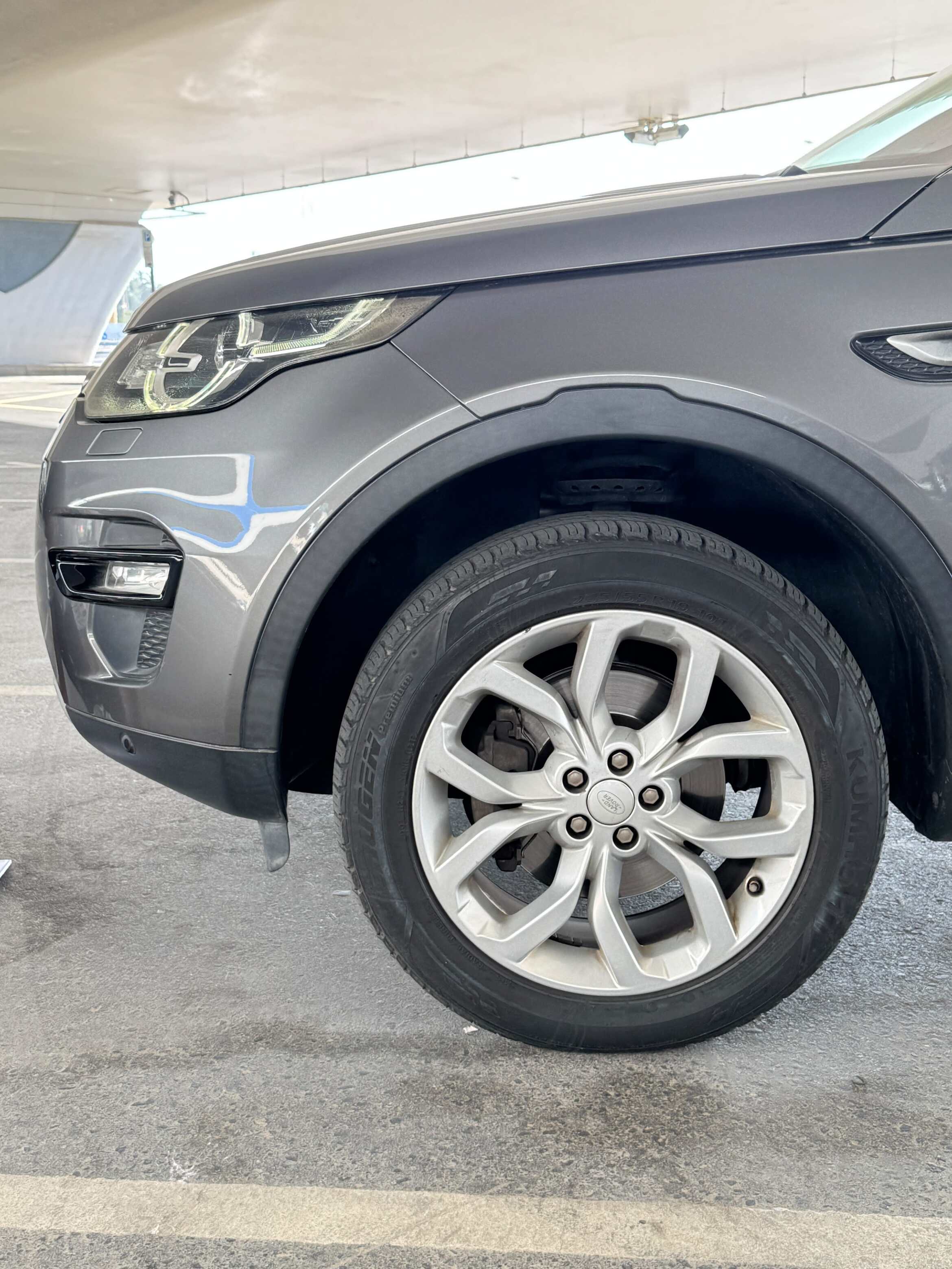 2016 Land Rover Discovery photo 5