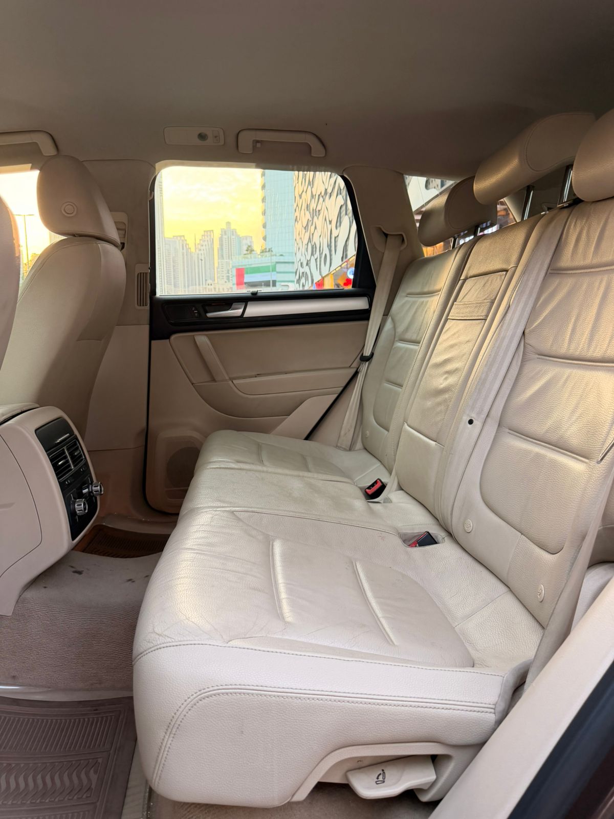 2018 Volkswagen Touareg photo 5