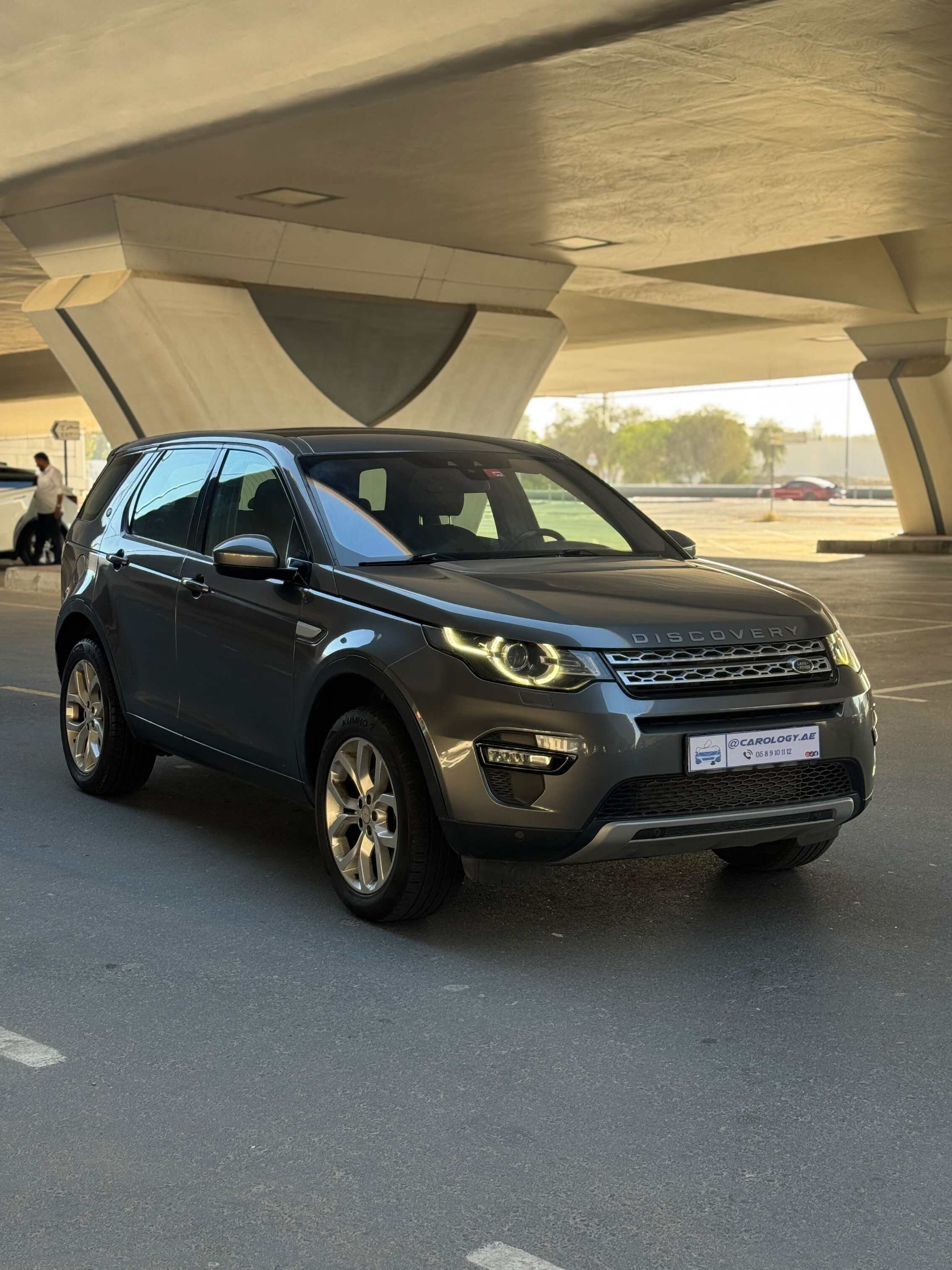 2016 Land Rover Discovery photo 3