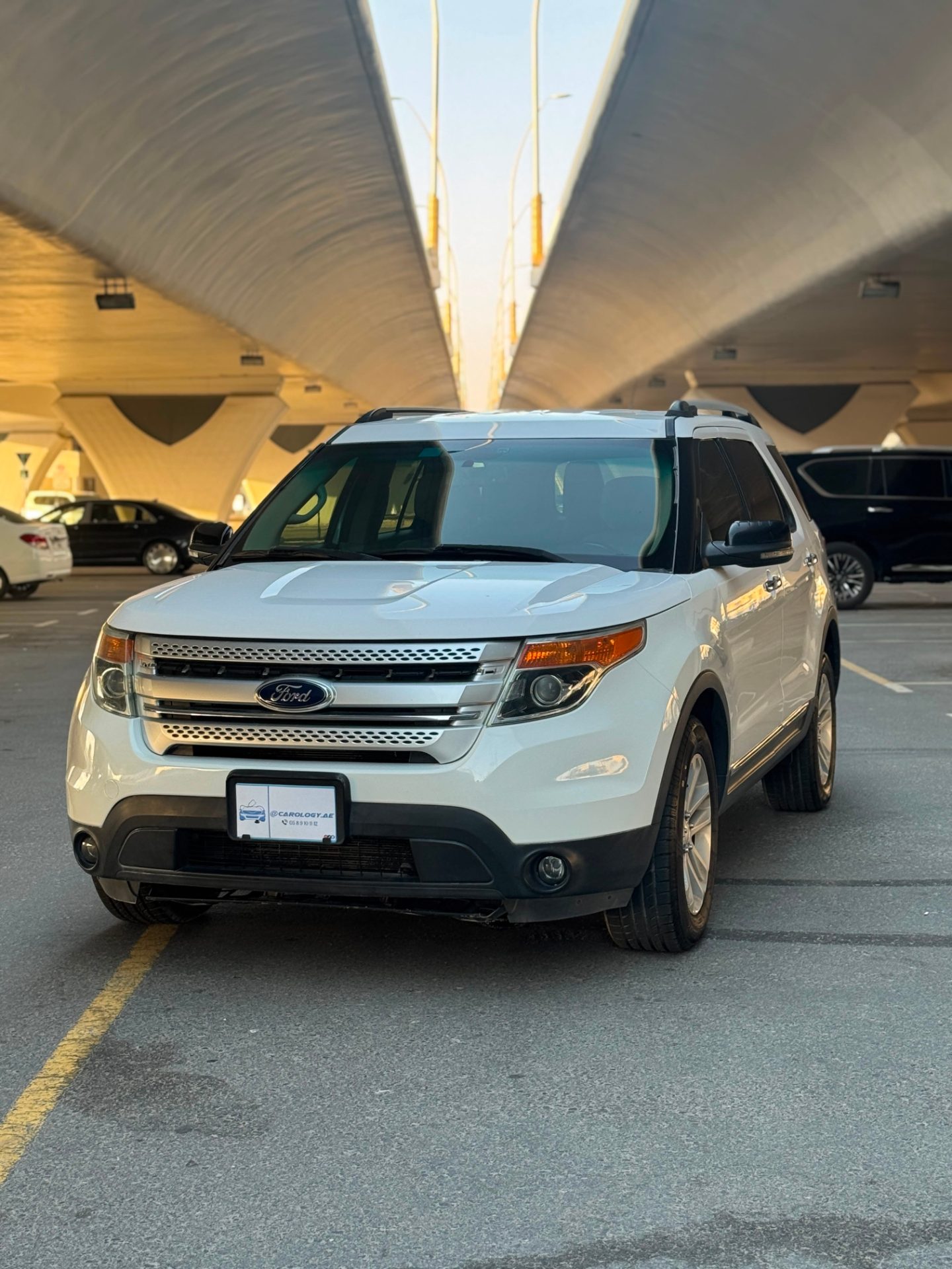 2013 Ford Explorer photo 2