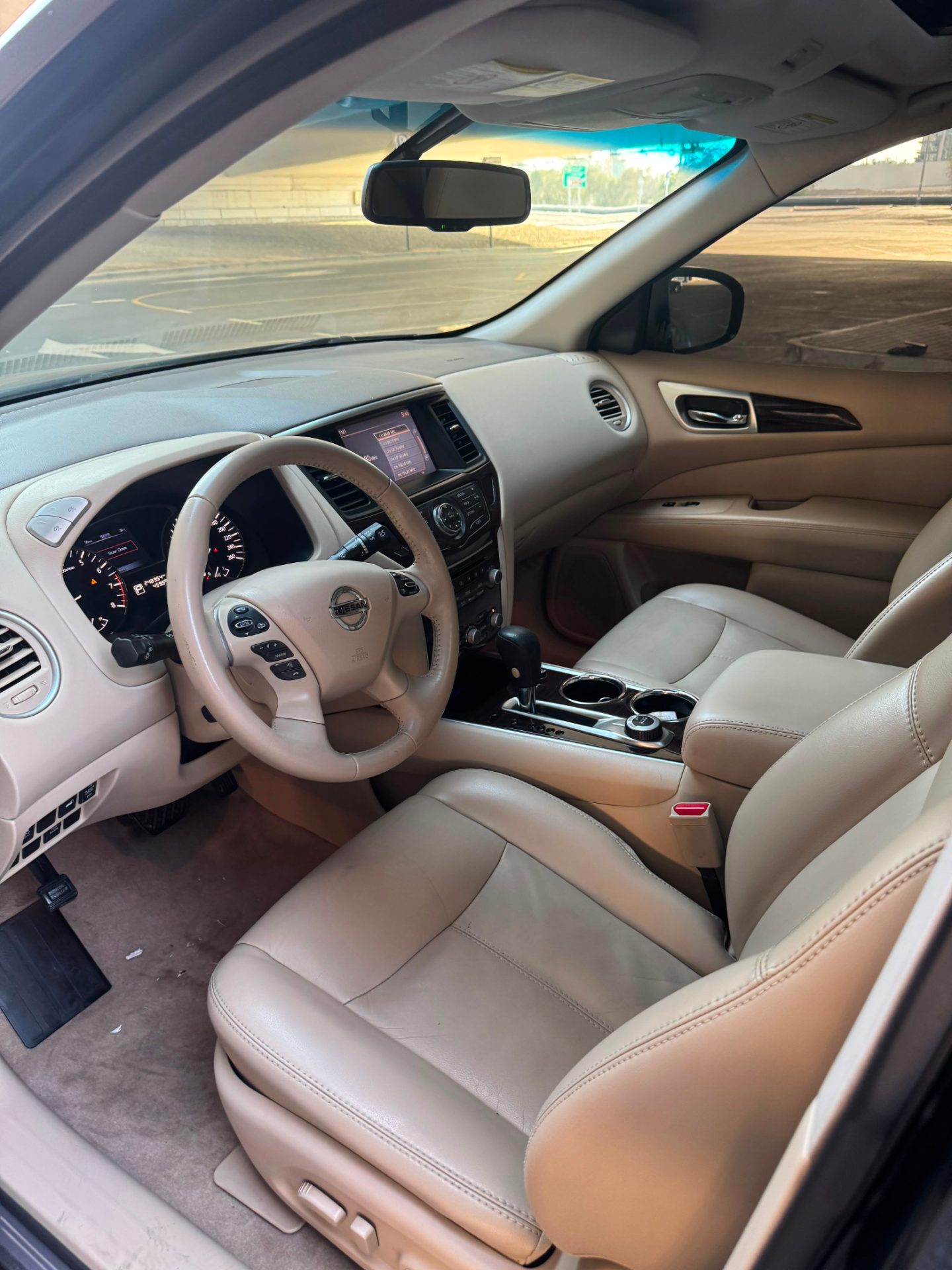 2014 Nissan Pathfinder photo 3