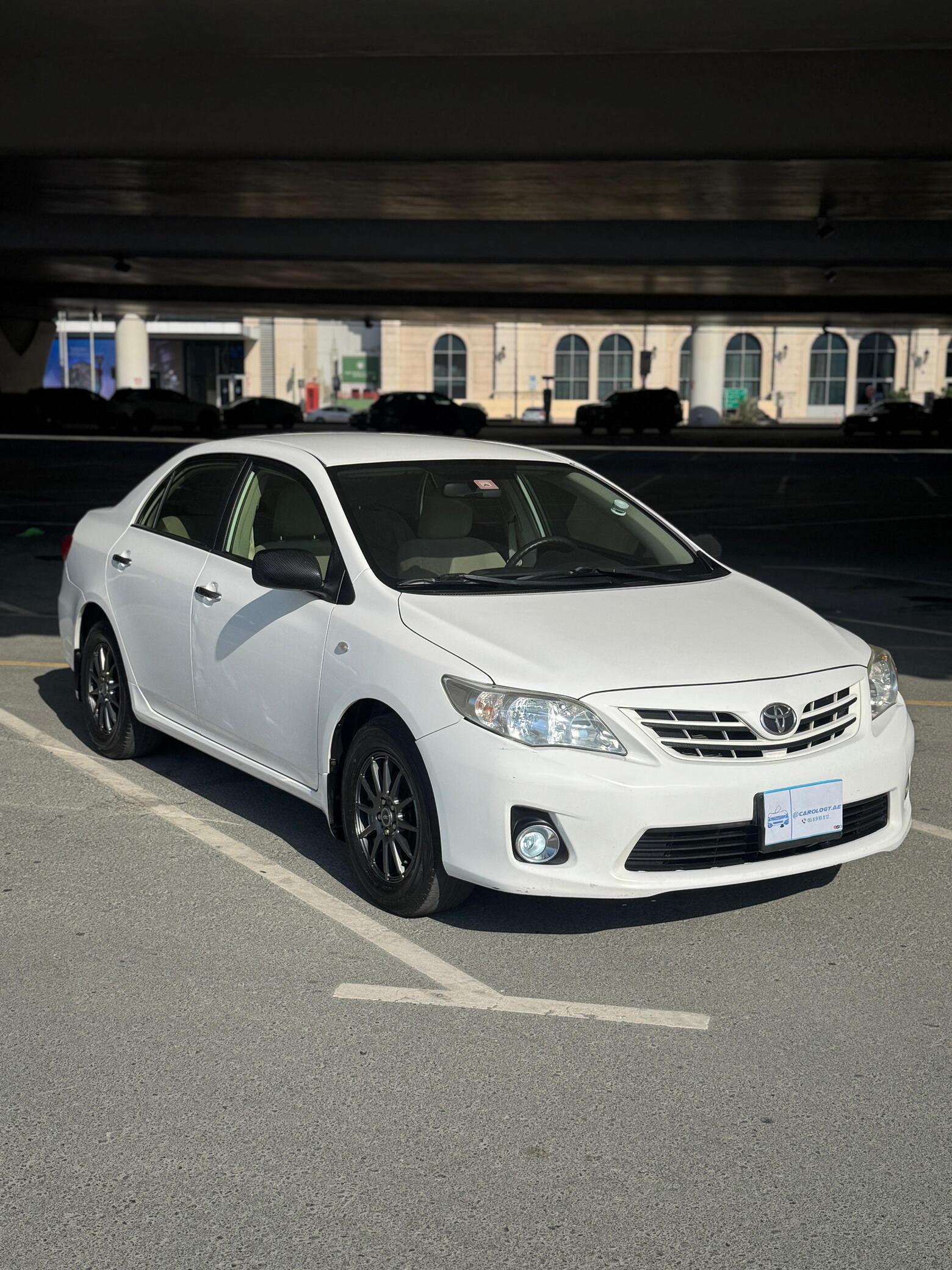 2013 Toyota Corolla photo 2