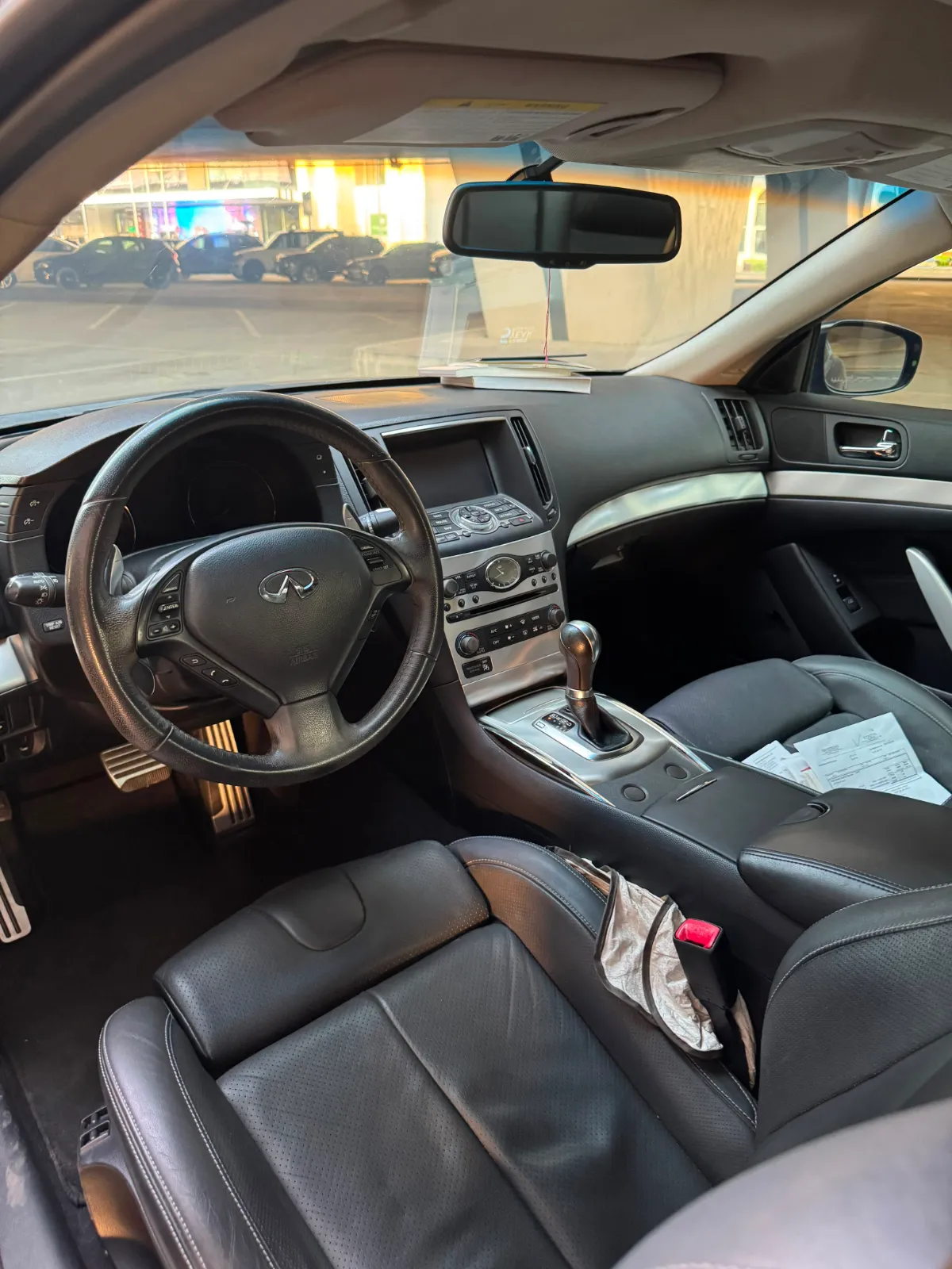 2015 Infiniti Q60 photo 4