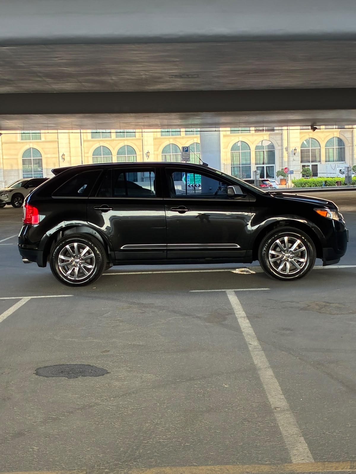 2012 Ford Edge photo 2