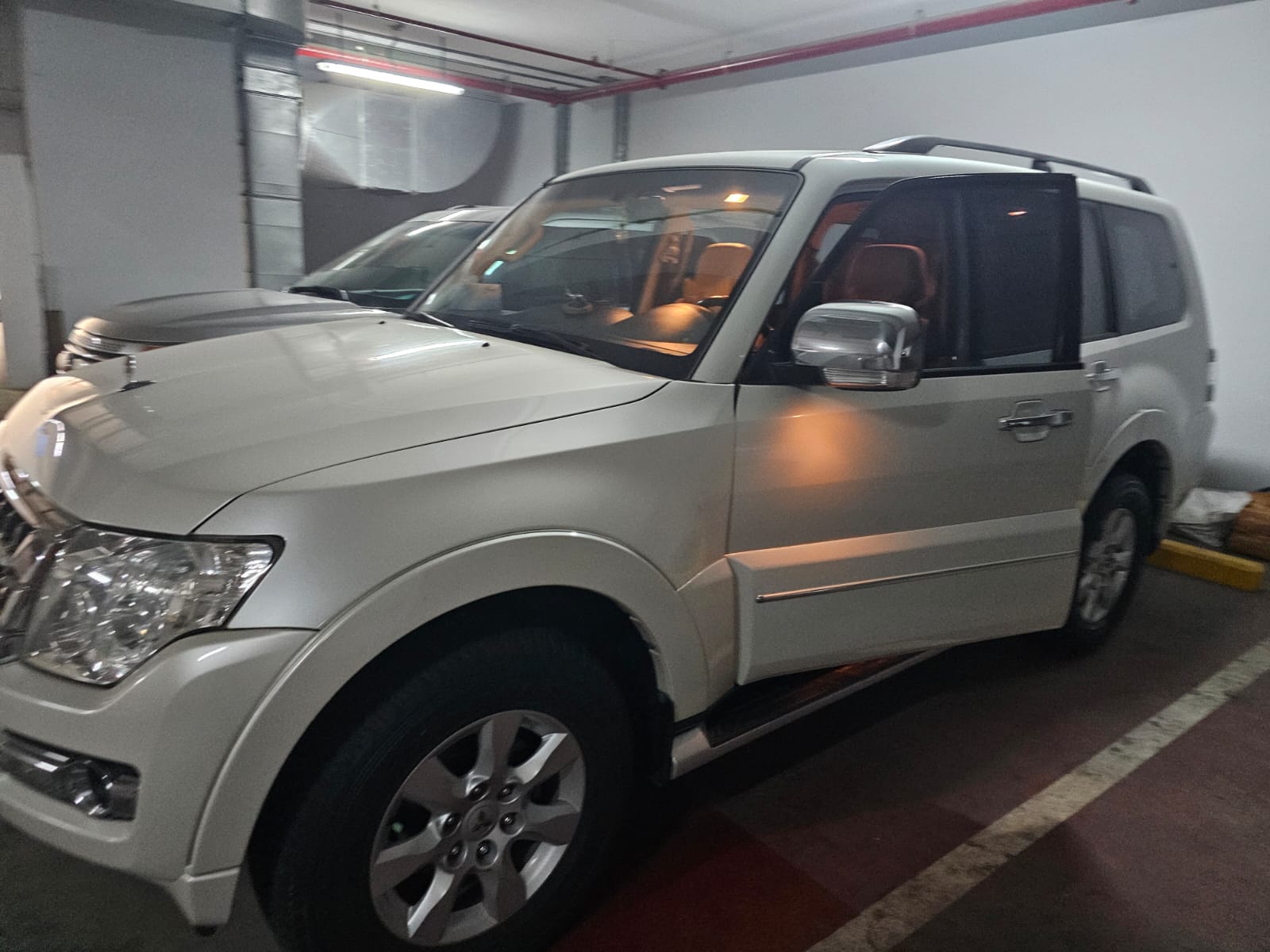 2018 Mitsubishi Pajero photo 2