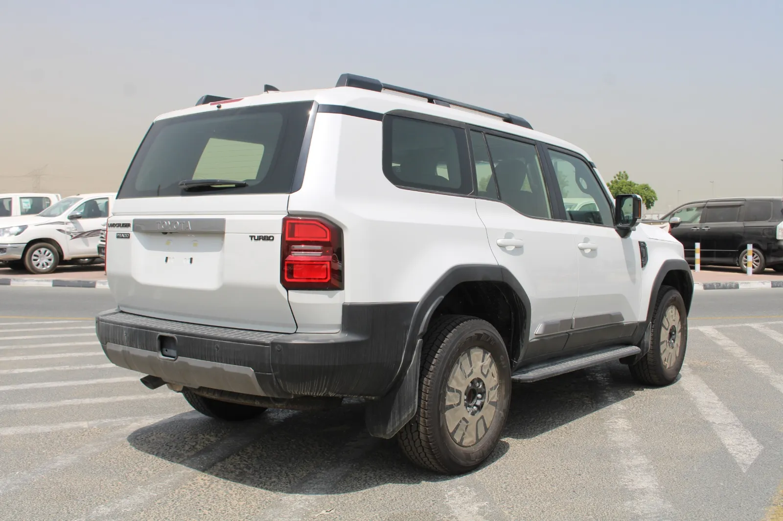 2026 Toyota Land Cruiser Prado photo 3
