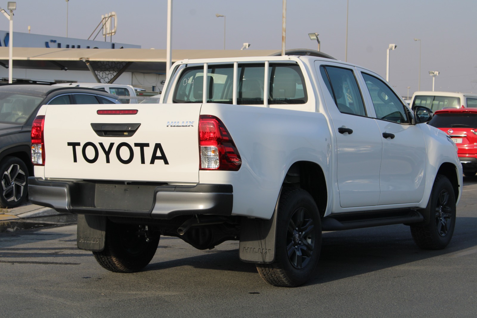 2025 Toyota Hilux photo 4