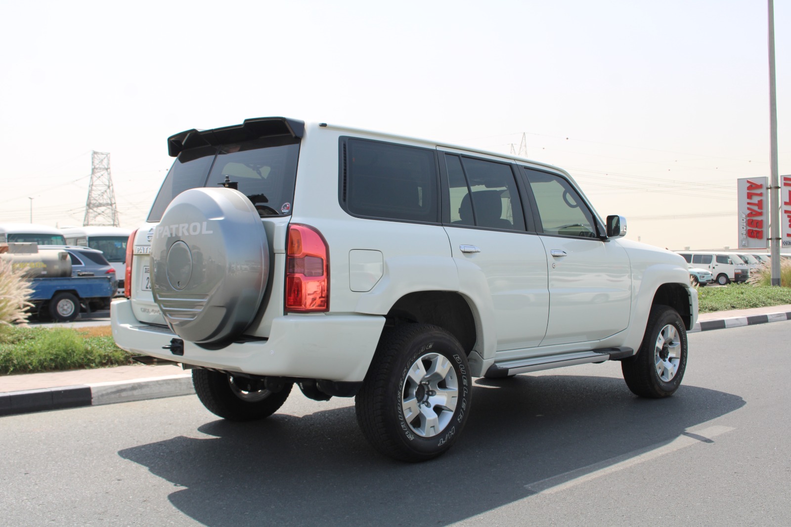 2022 Nissan Patrol Safari photo 4