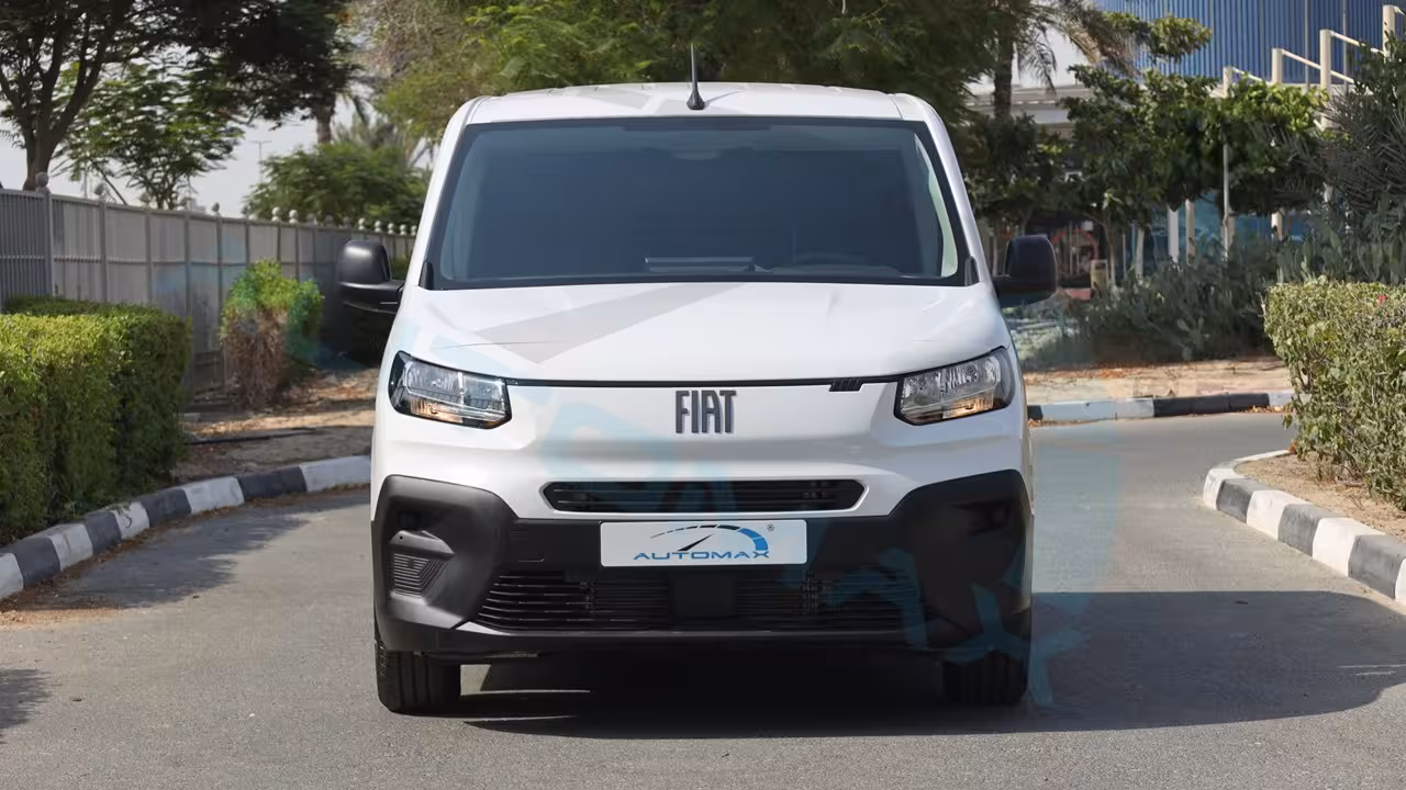 2025 Fiat Doblo photo 2