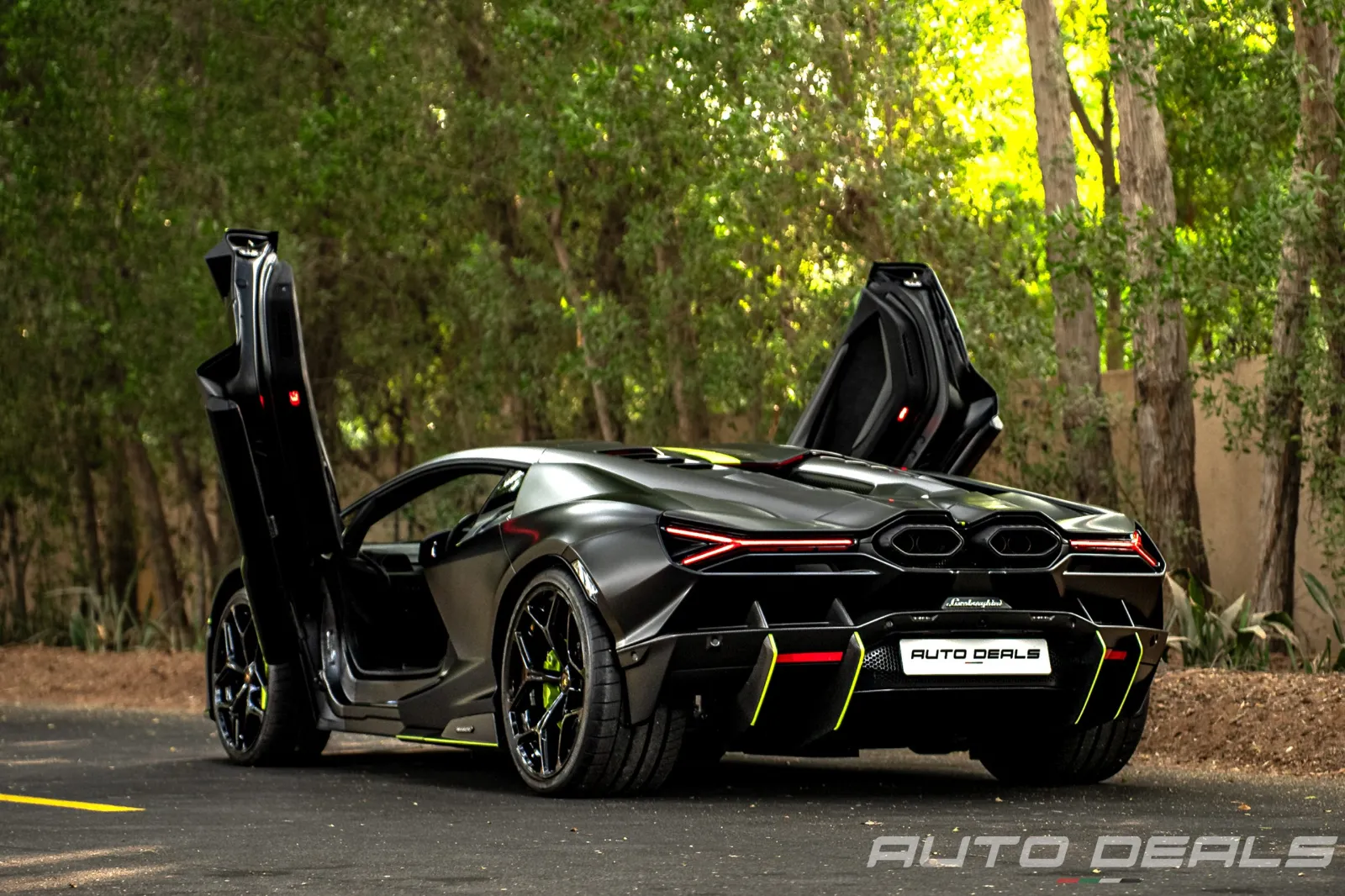 2025 Lamborghini Revuelto photo 5