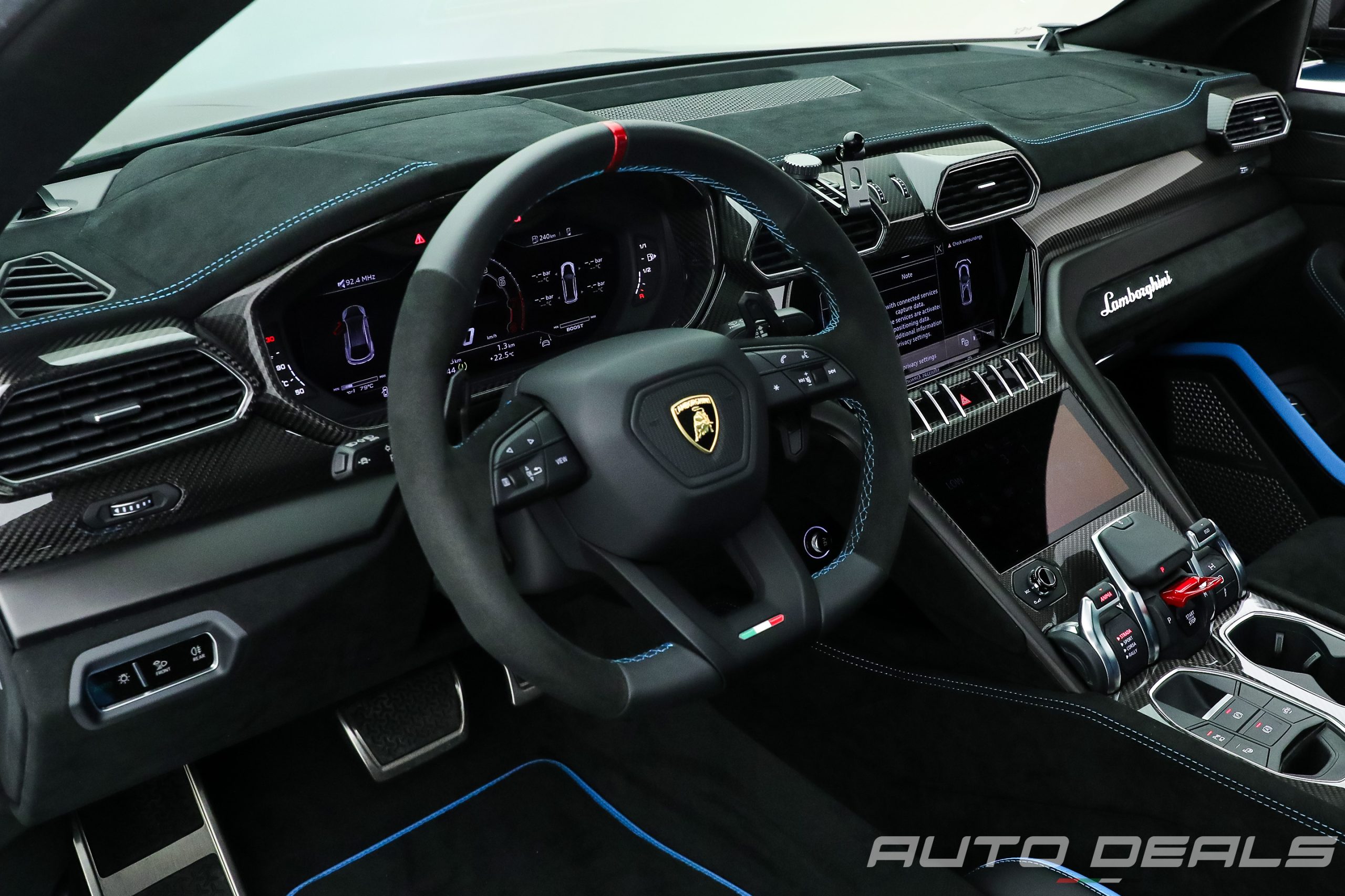 2024 Lamborghini Urus photo 5