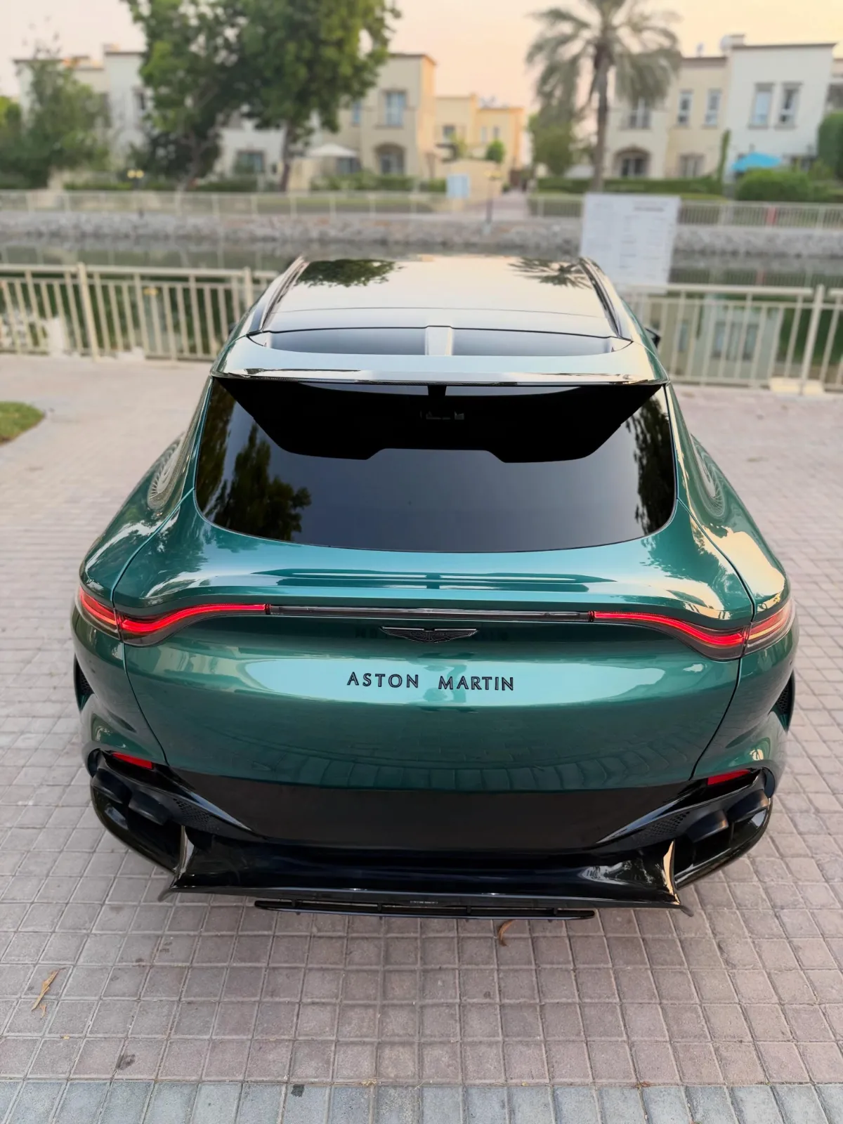 2024 Aston Martin  DBX photo 4