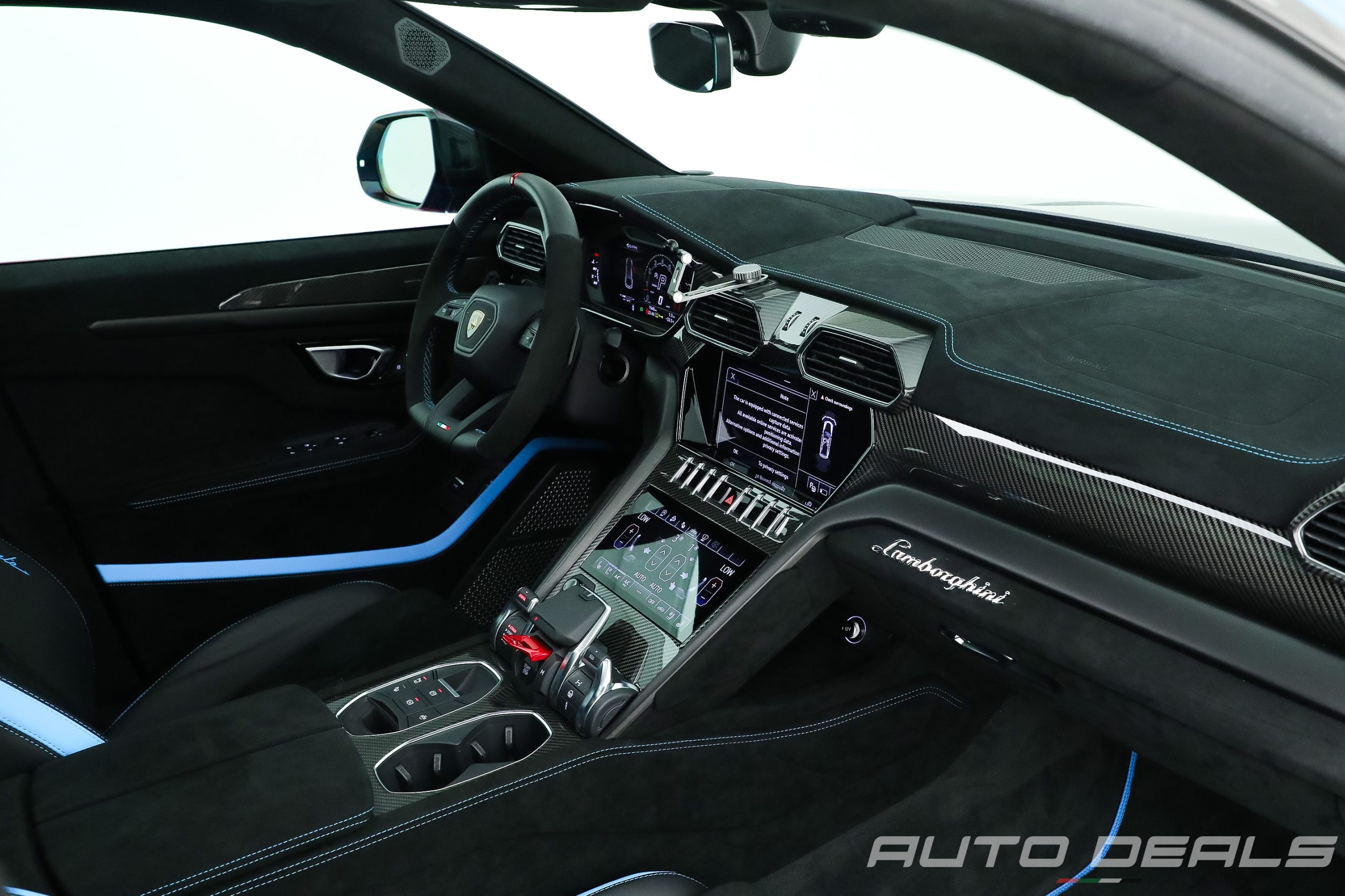 2024 Lamborghini Urus photo 4