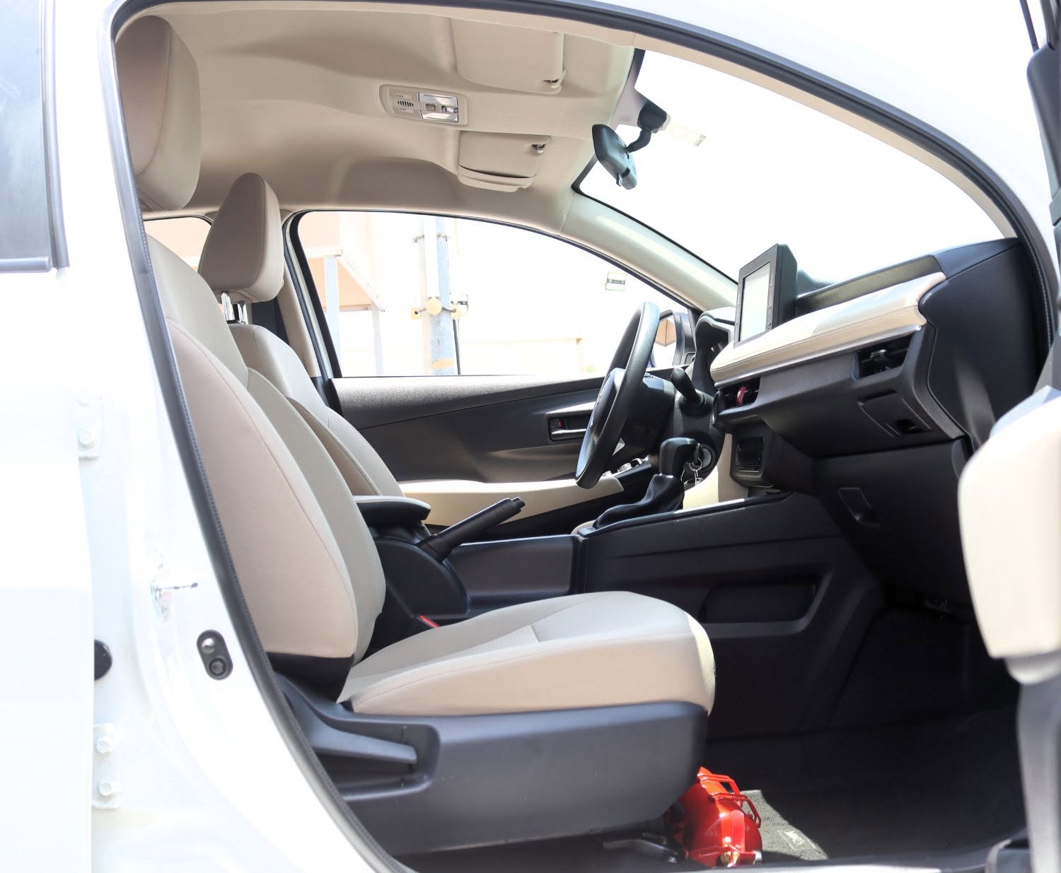 2024 Toyota Yaris photo 4