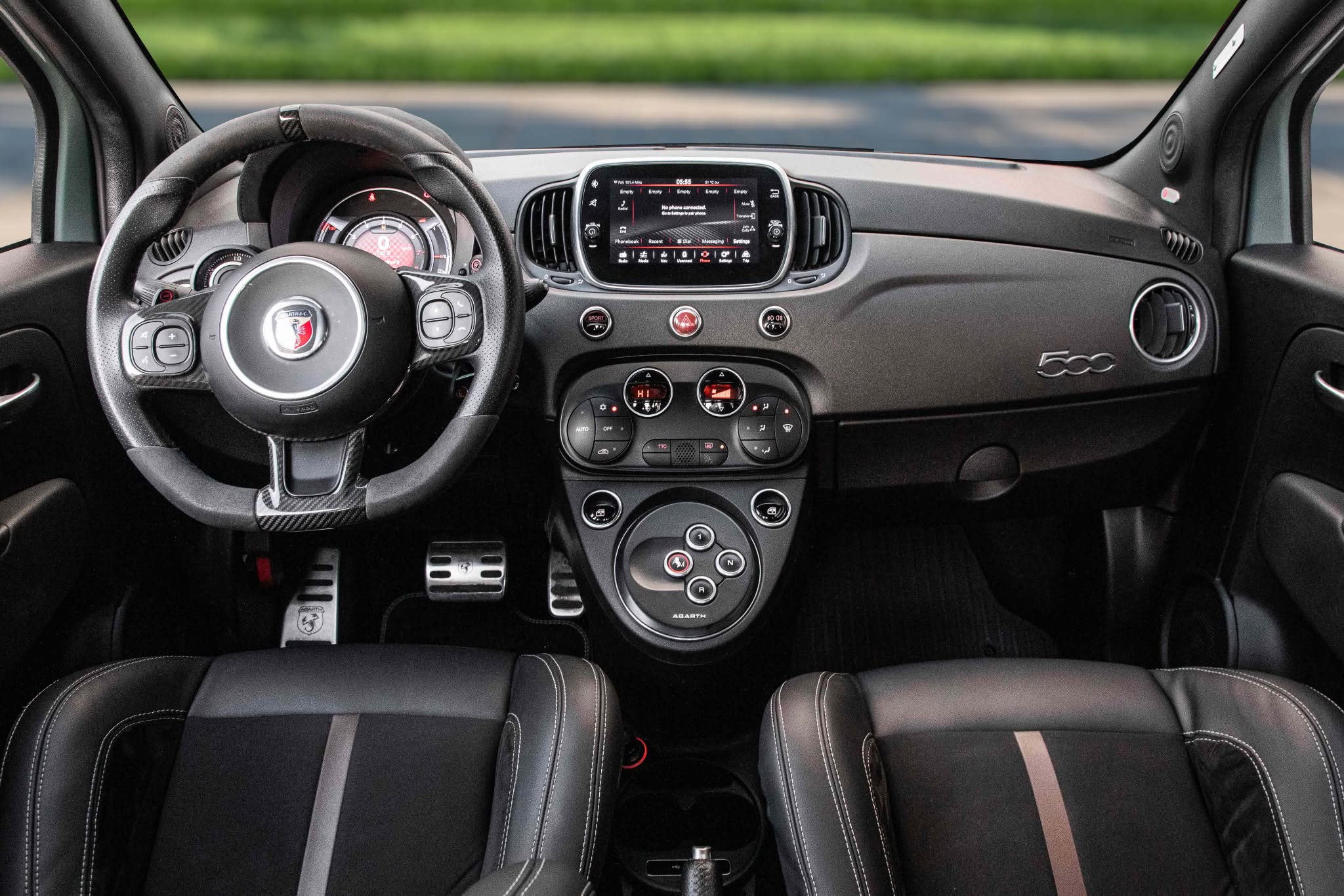2020 Abarth 695 photo 2