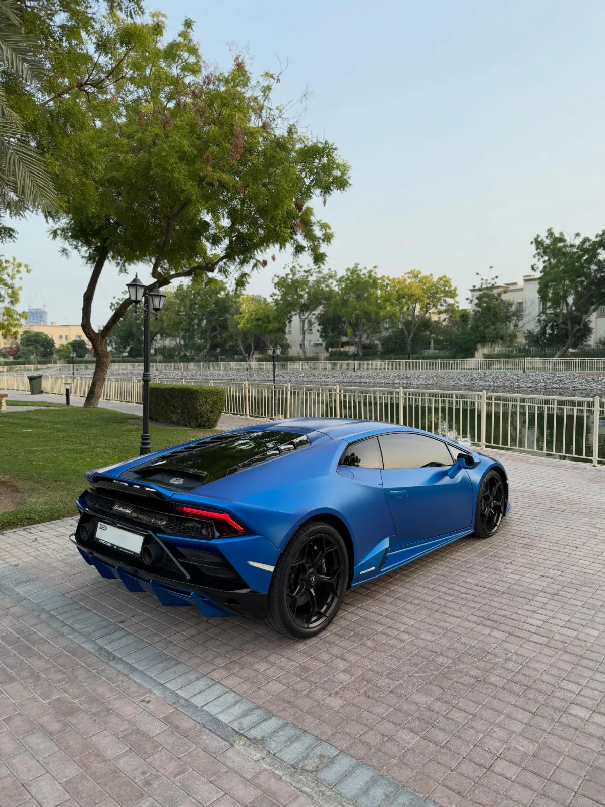 2023 Lamborghini Huracan photo 3