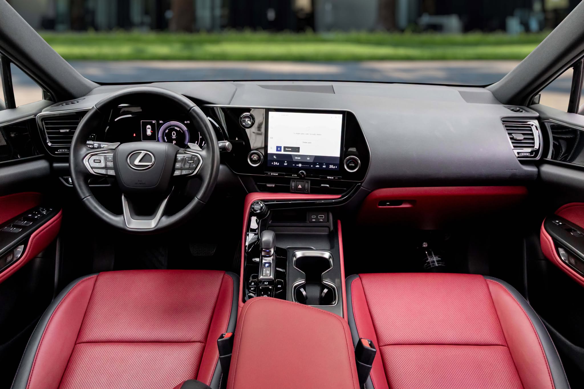 2025 Lexus NX photo 5