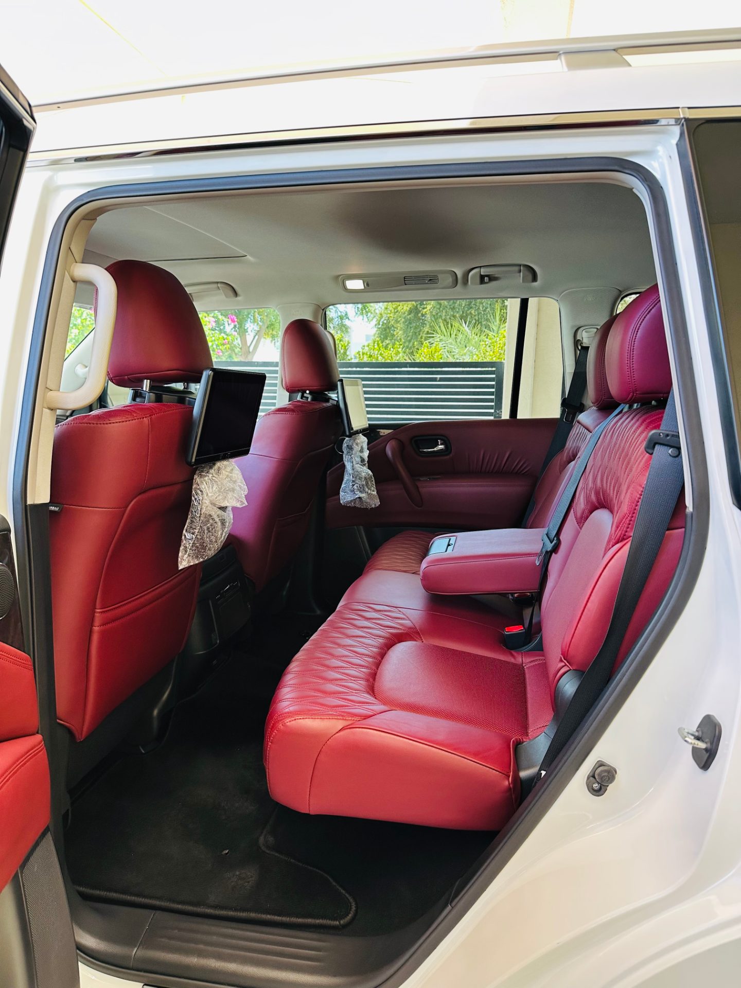 2023 Nissan Patrol photo 2