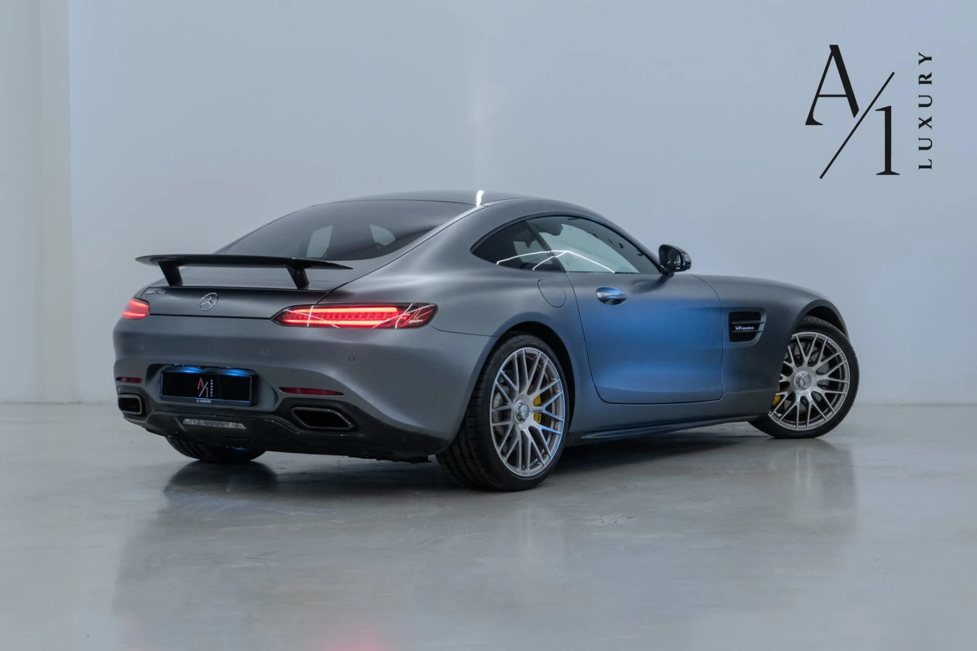 2016 Mercedes-Benz AMG GT photo 3