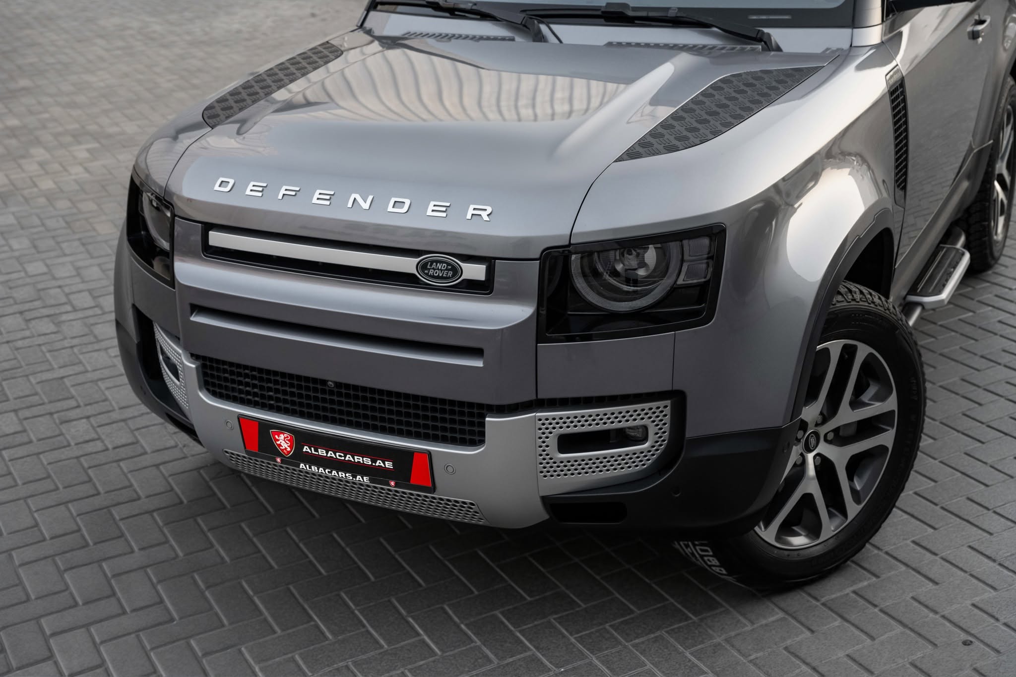 2022 Land Rover Defender photo 5