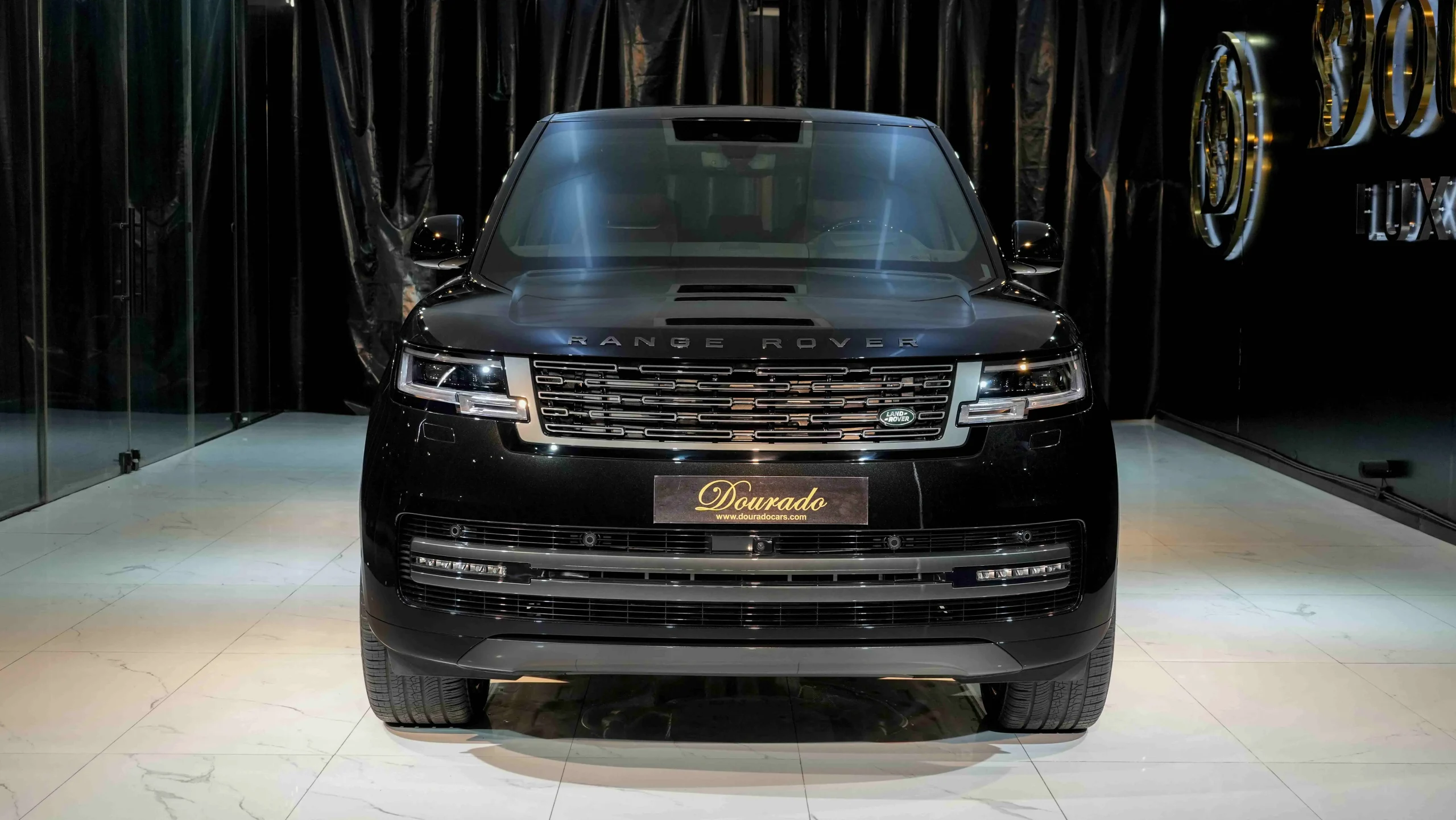 2024 Range Rover Autobiography P530 LWB in Santorini Black