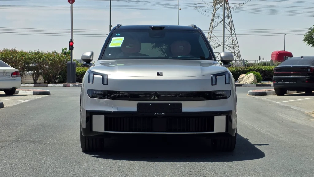 2026 Lynk & Co 900 photo 2
