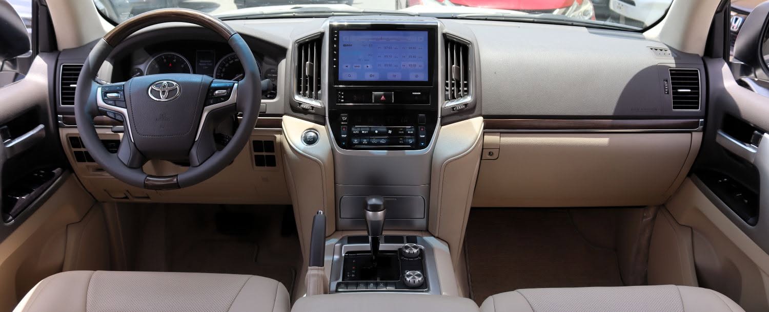 2021 Toyota Land Cruiser photo 2
