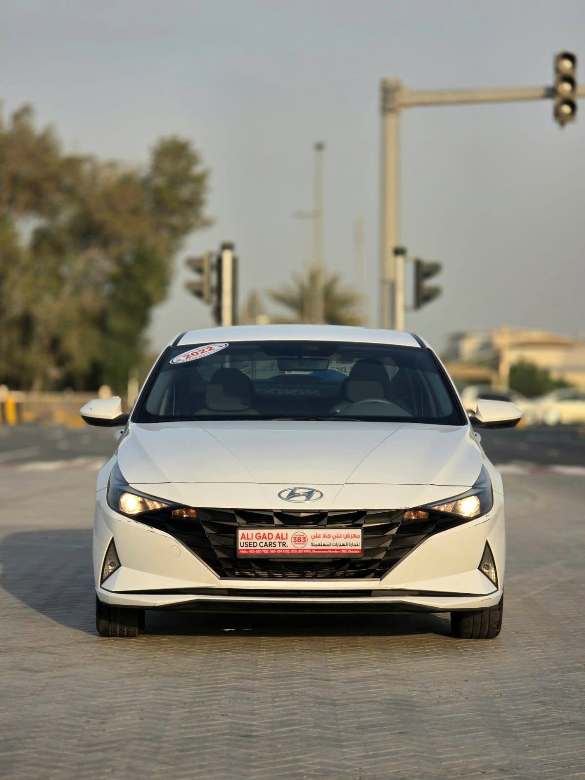 2022 Hyundai Elantra photo 3