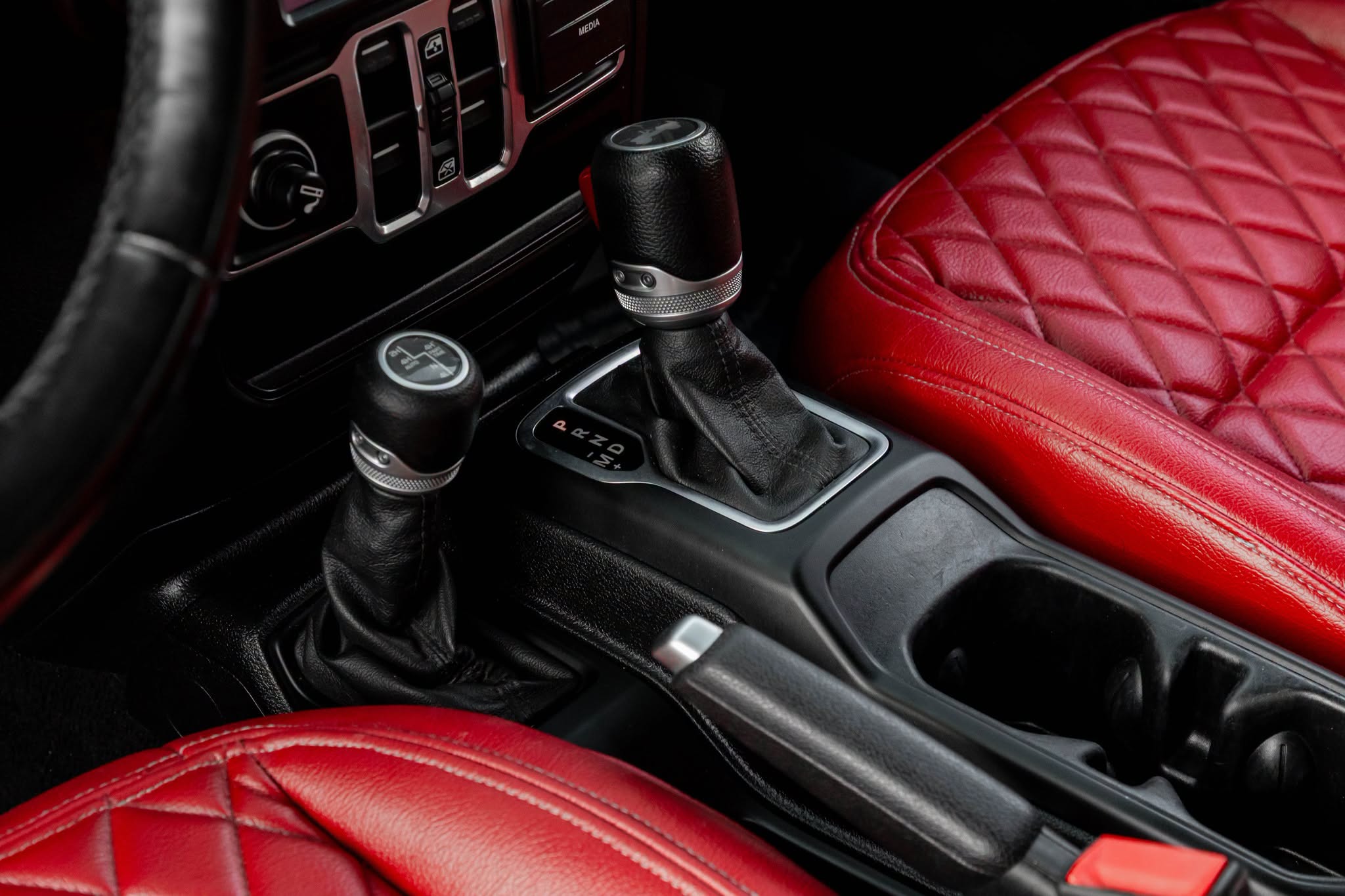 2020 Jeep Wrangler photo 4