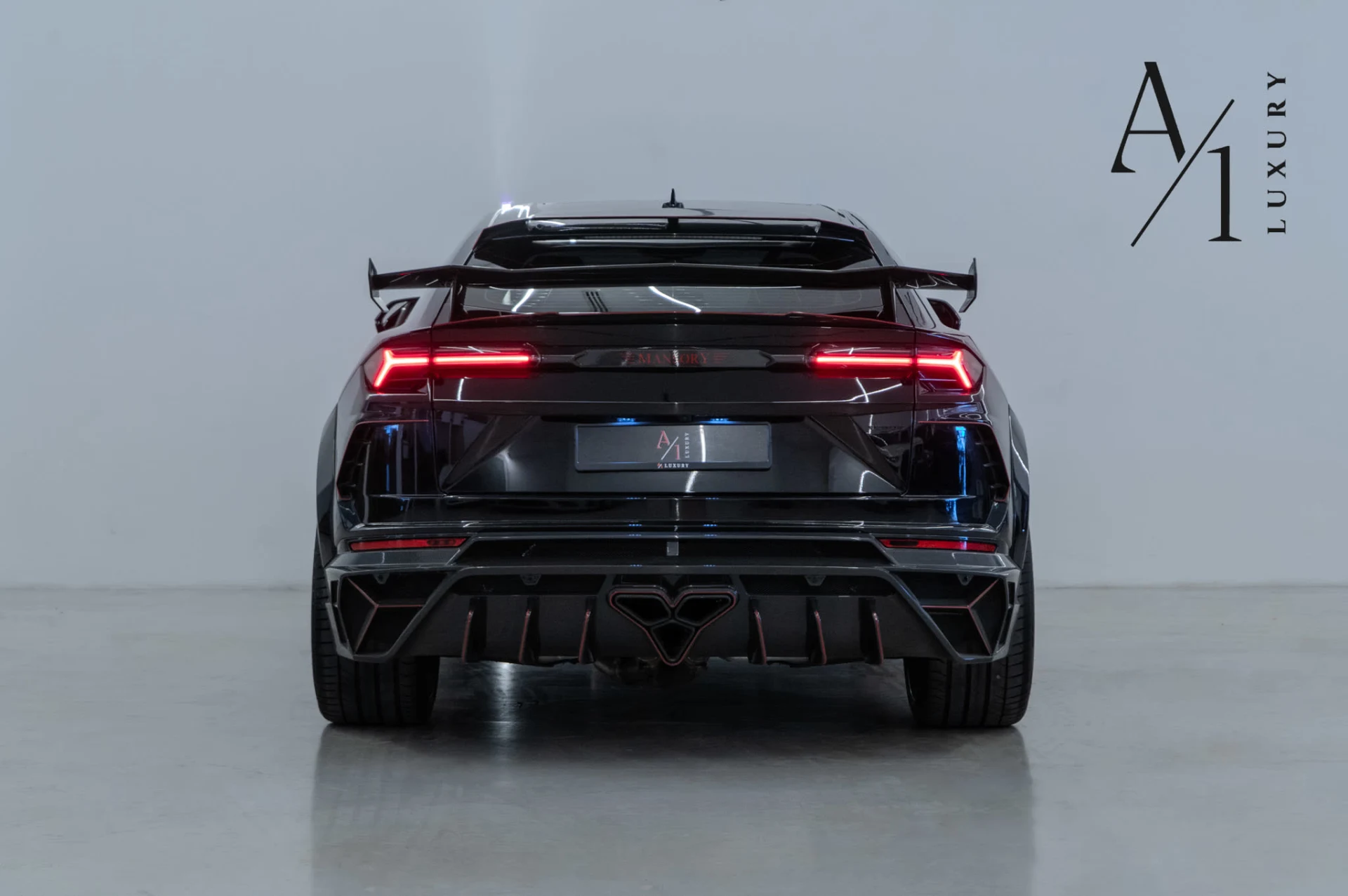 2021 Lamborghini Urus photo 3