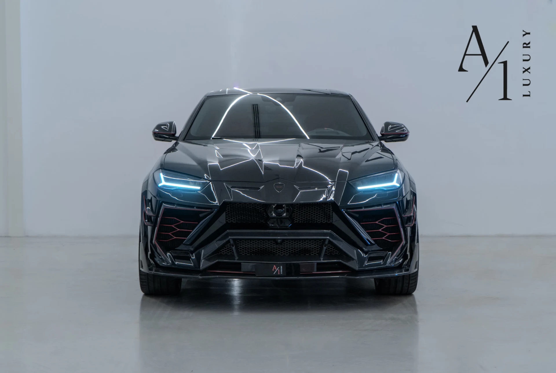 2021 Lamborghini Urus photo 2