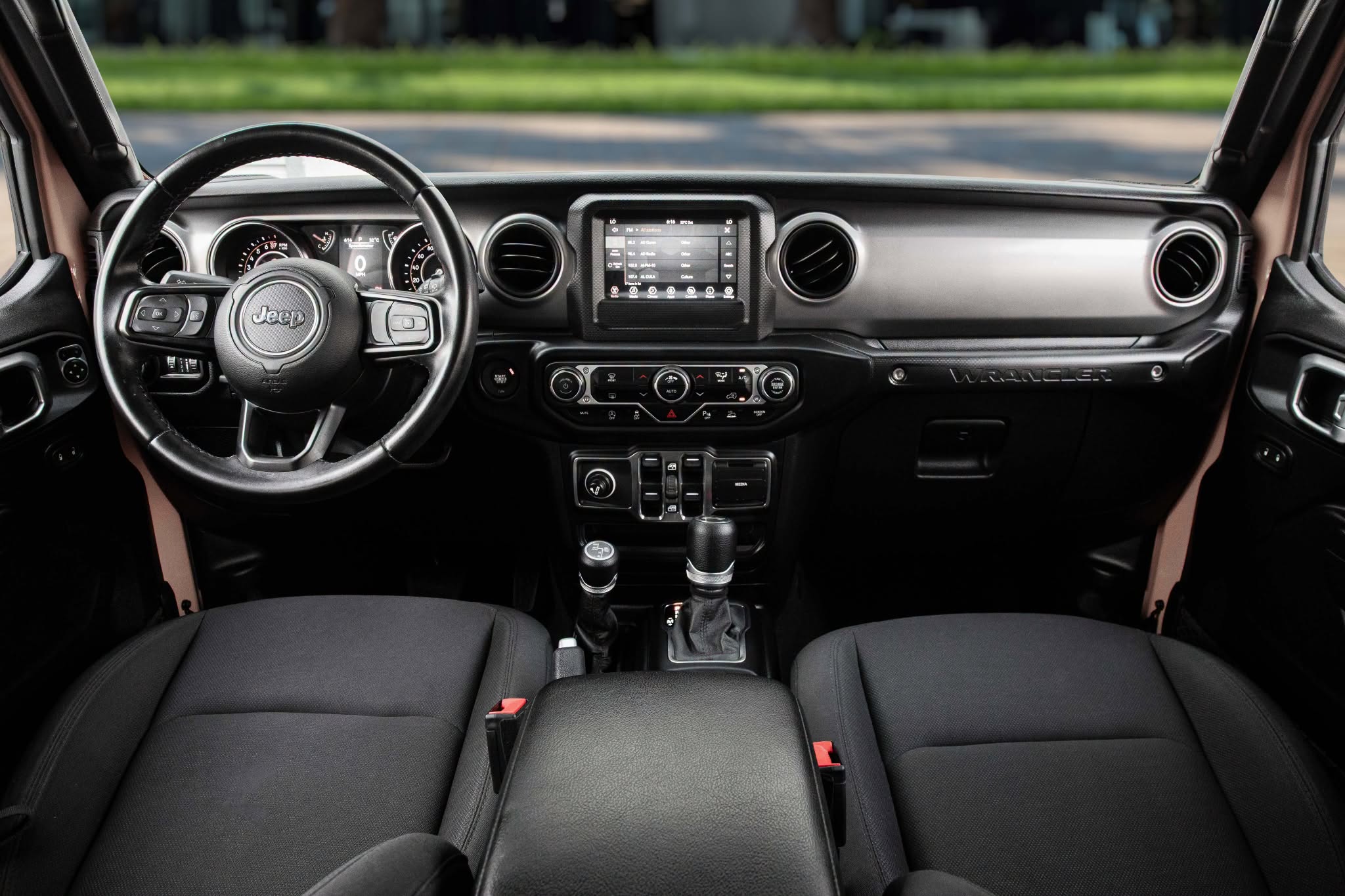 2021 Jeep Wrangler photo 2