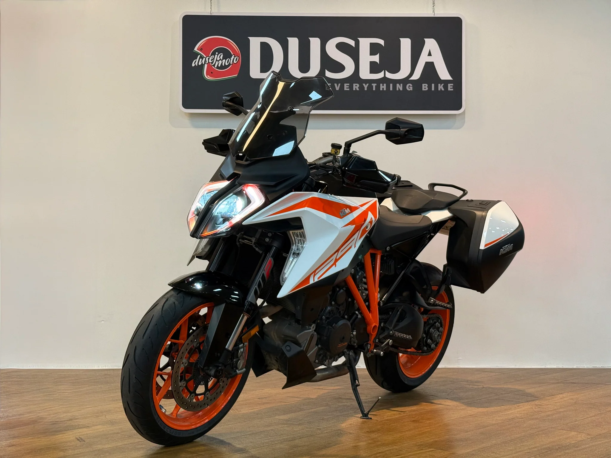 2021 KTM 1290 Super Duke R