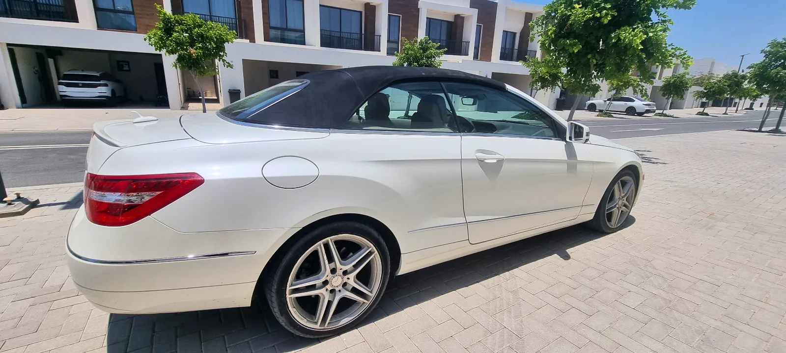 2011 Mercedes-Benz E-Class photo 3