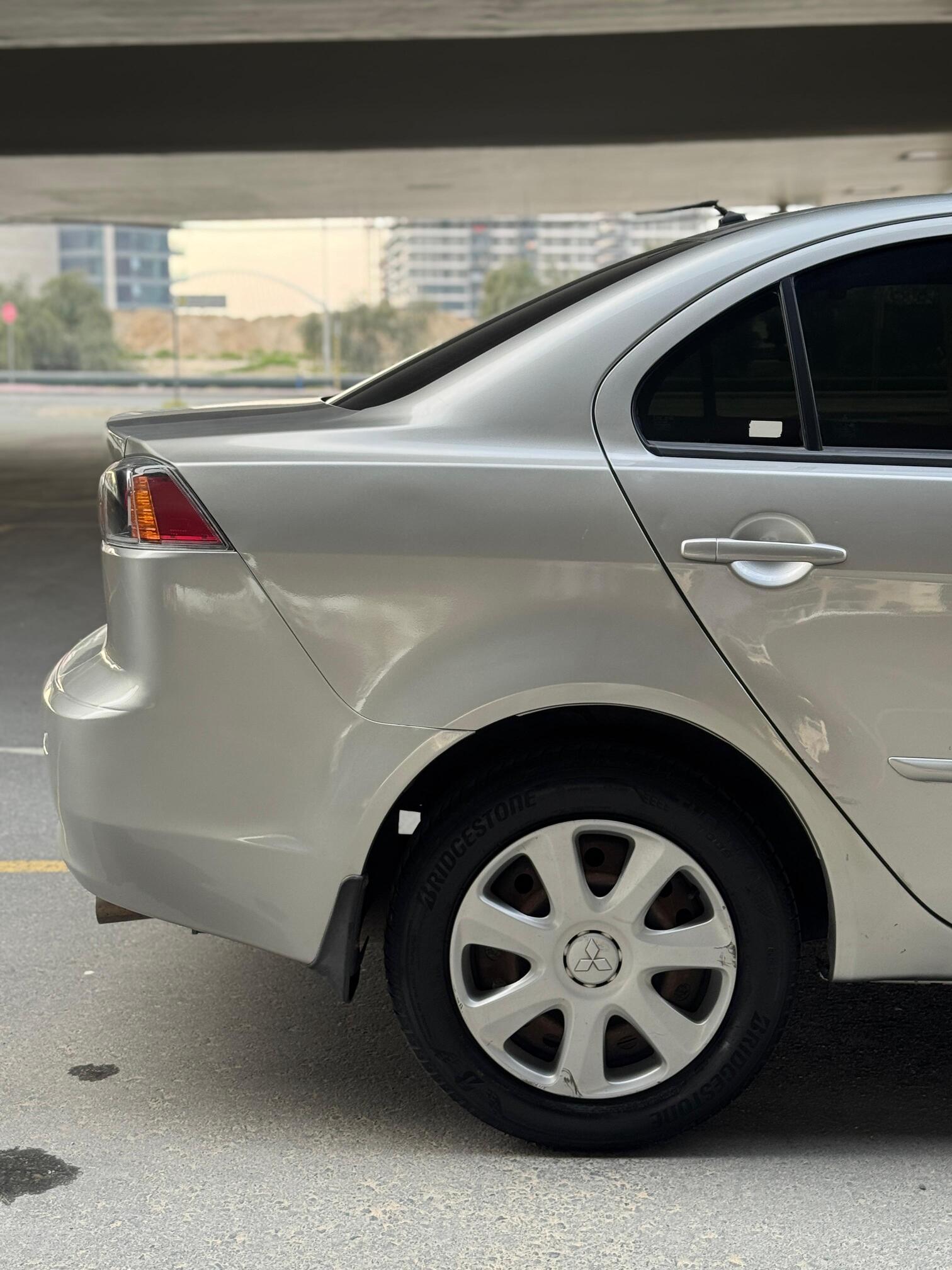 2015 Mitsubishi Lancer photo 3