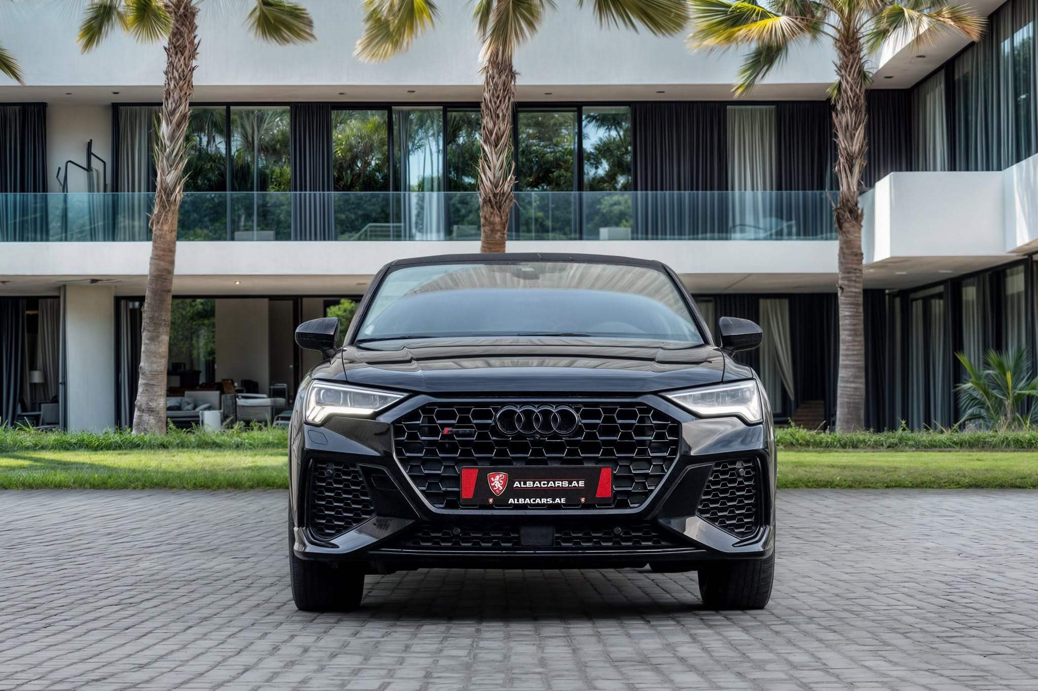 2022 Audi RS Q8 photo 2