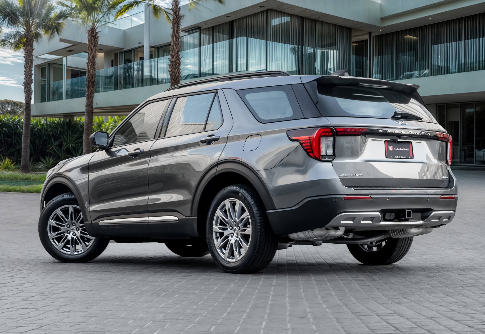 2025 Ford Explorer photo 4