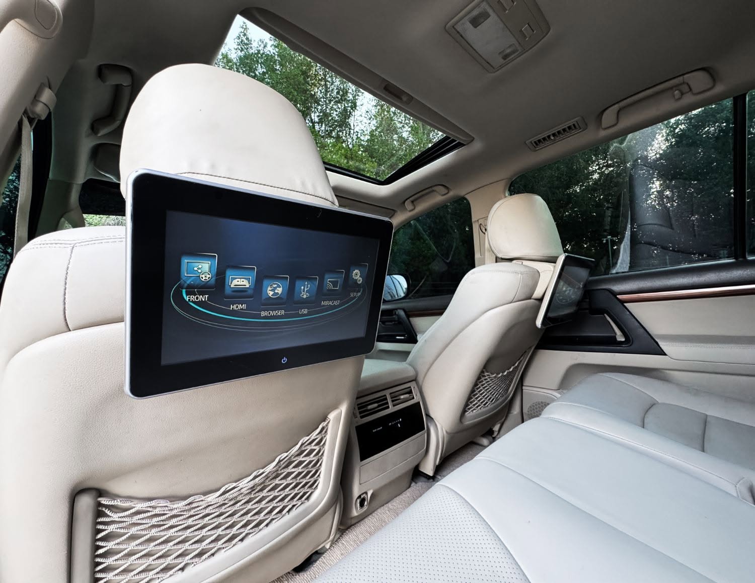 2018 Toyota Land Cruiser photo 5