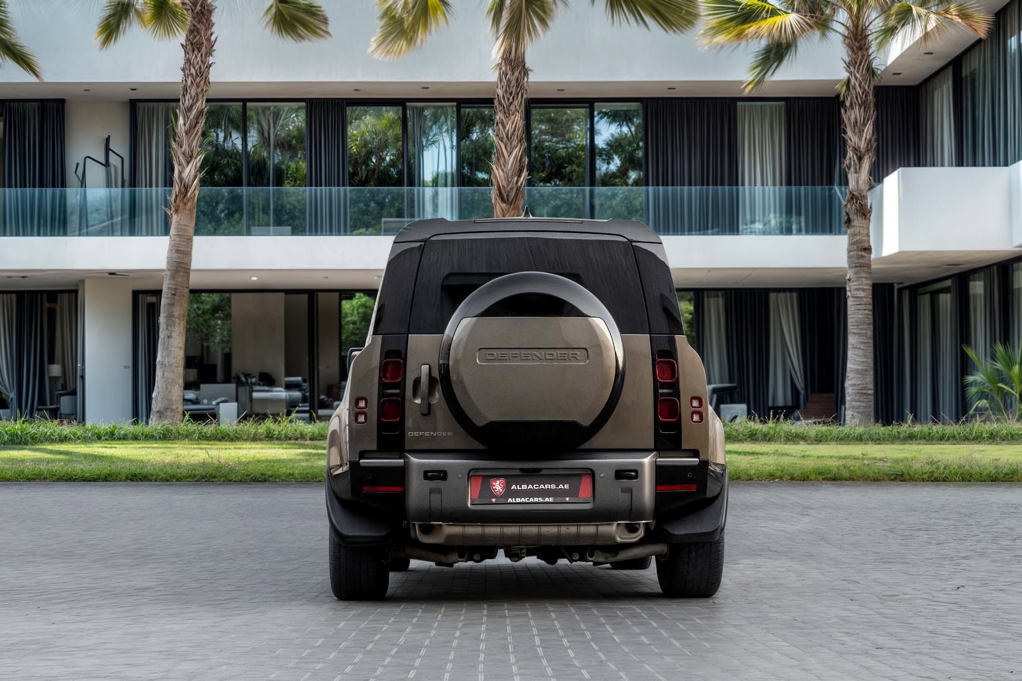 2026 Land Rover Defender photo 4