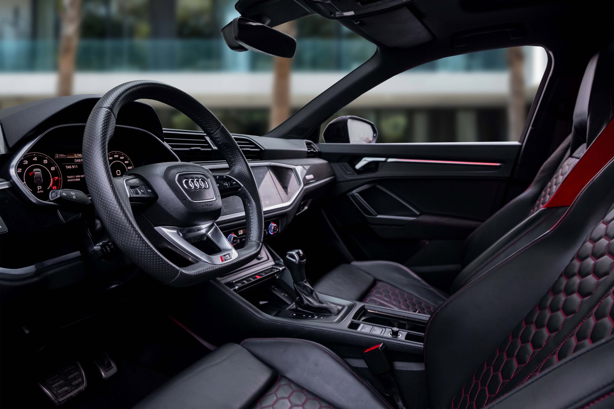 2022 Audi RS Q8 photo 4