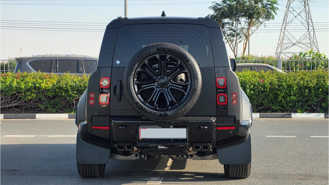 2026 Land Rover Defender photo 2