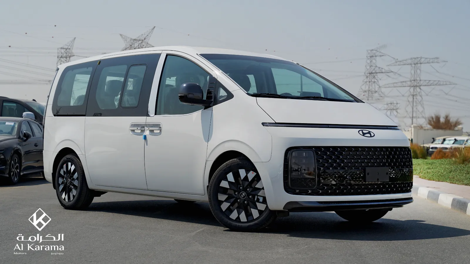 2026 Hyundai Staria photo 2