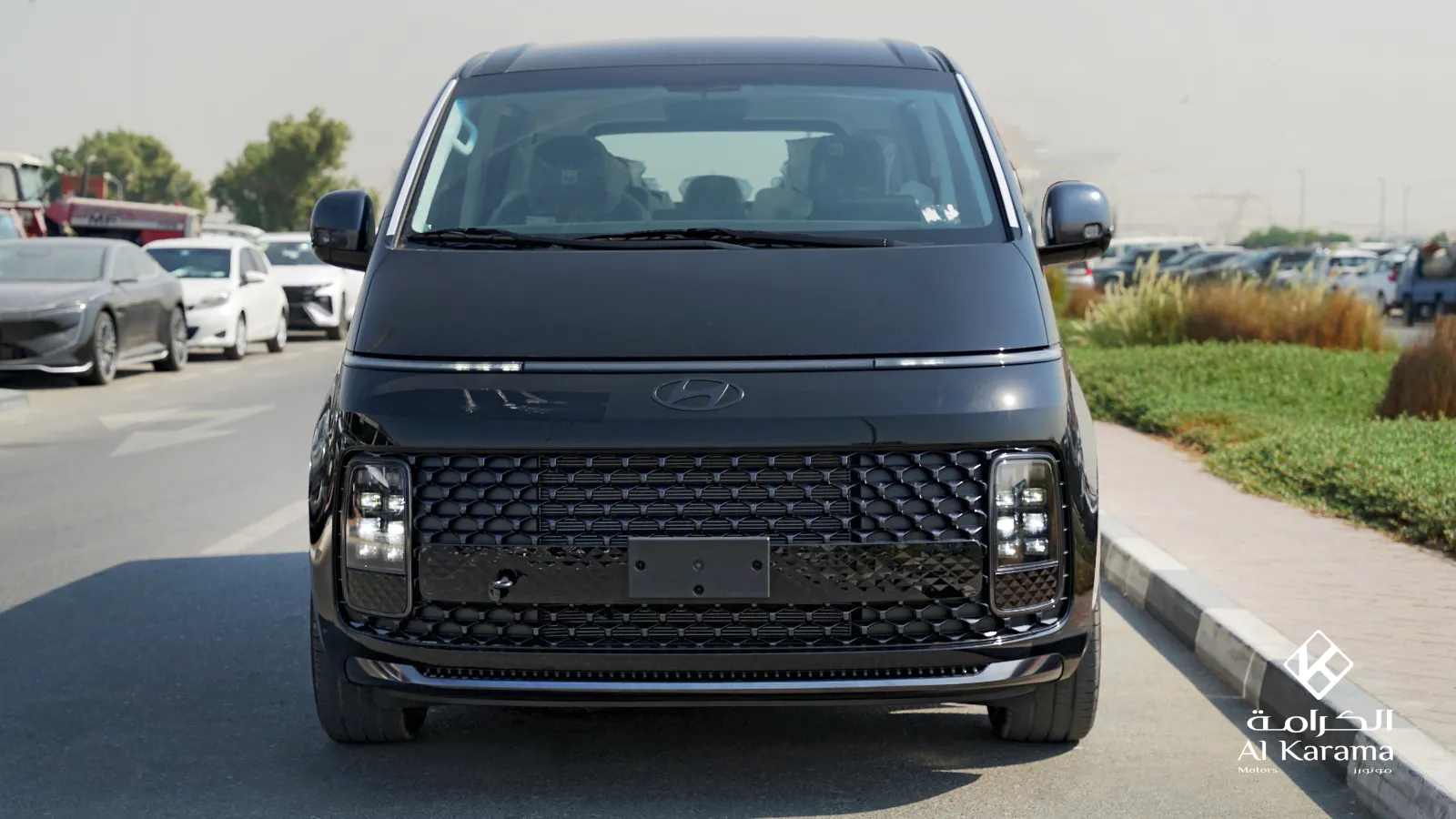 2026 Hyundai Staria photo 2