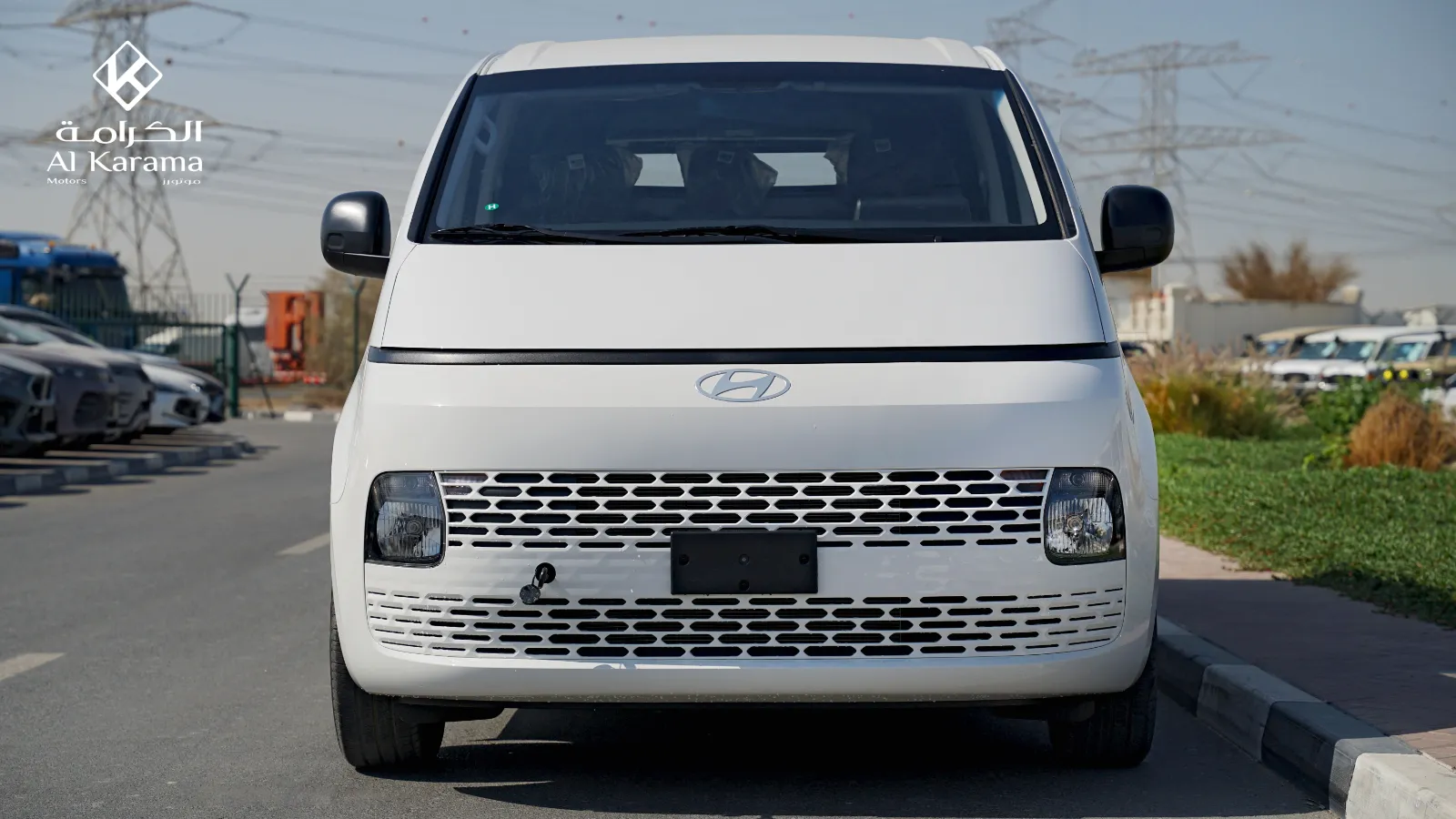2026 Hyundai Staria photo 2
