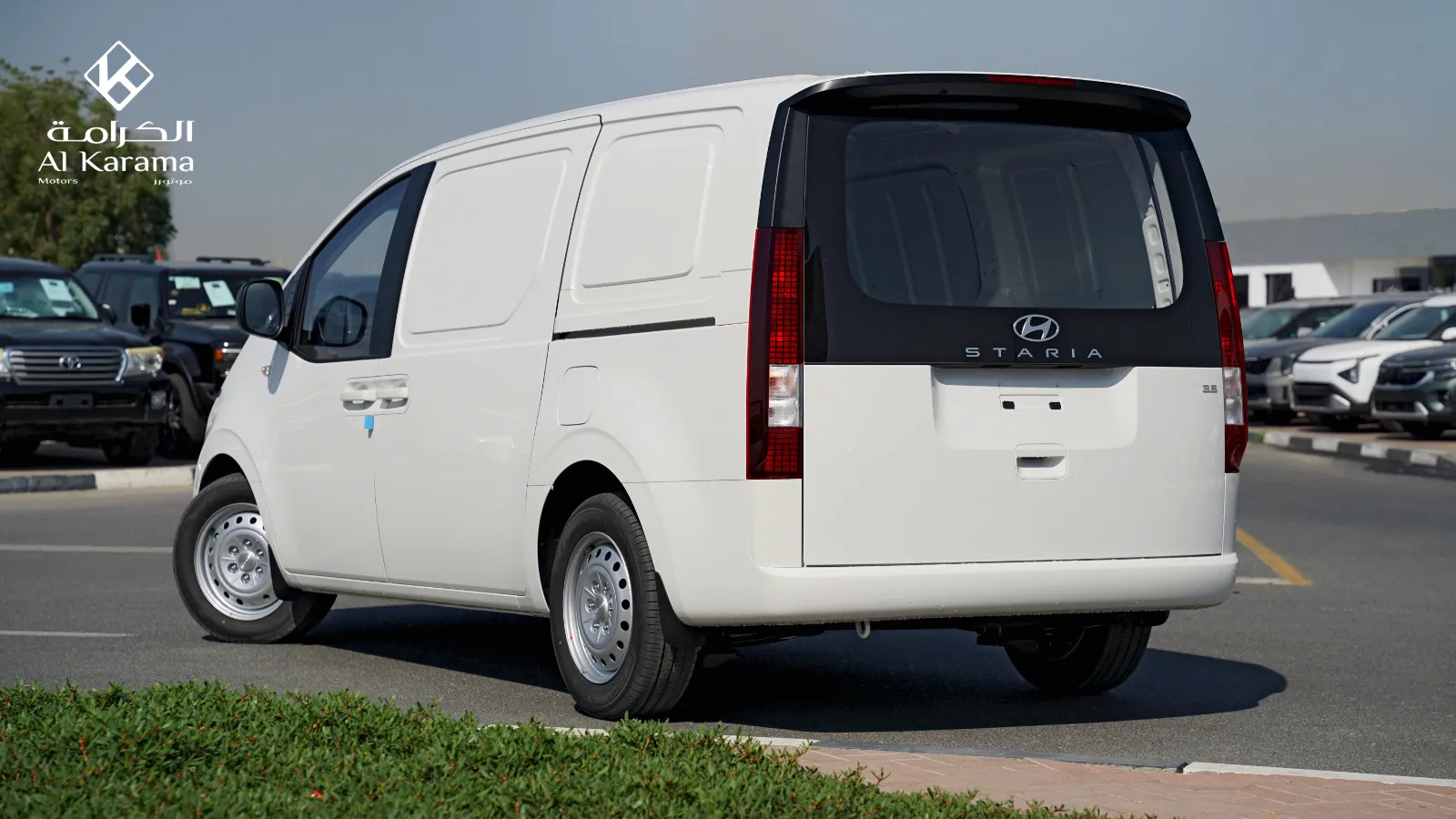 2026 Hyundai Staria photo 3