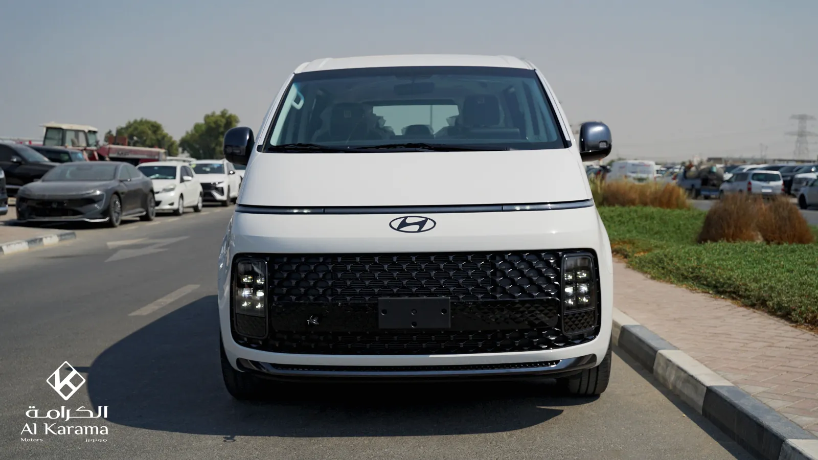 2026 Hyundai Staria photo 3