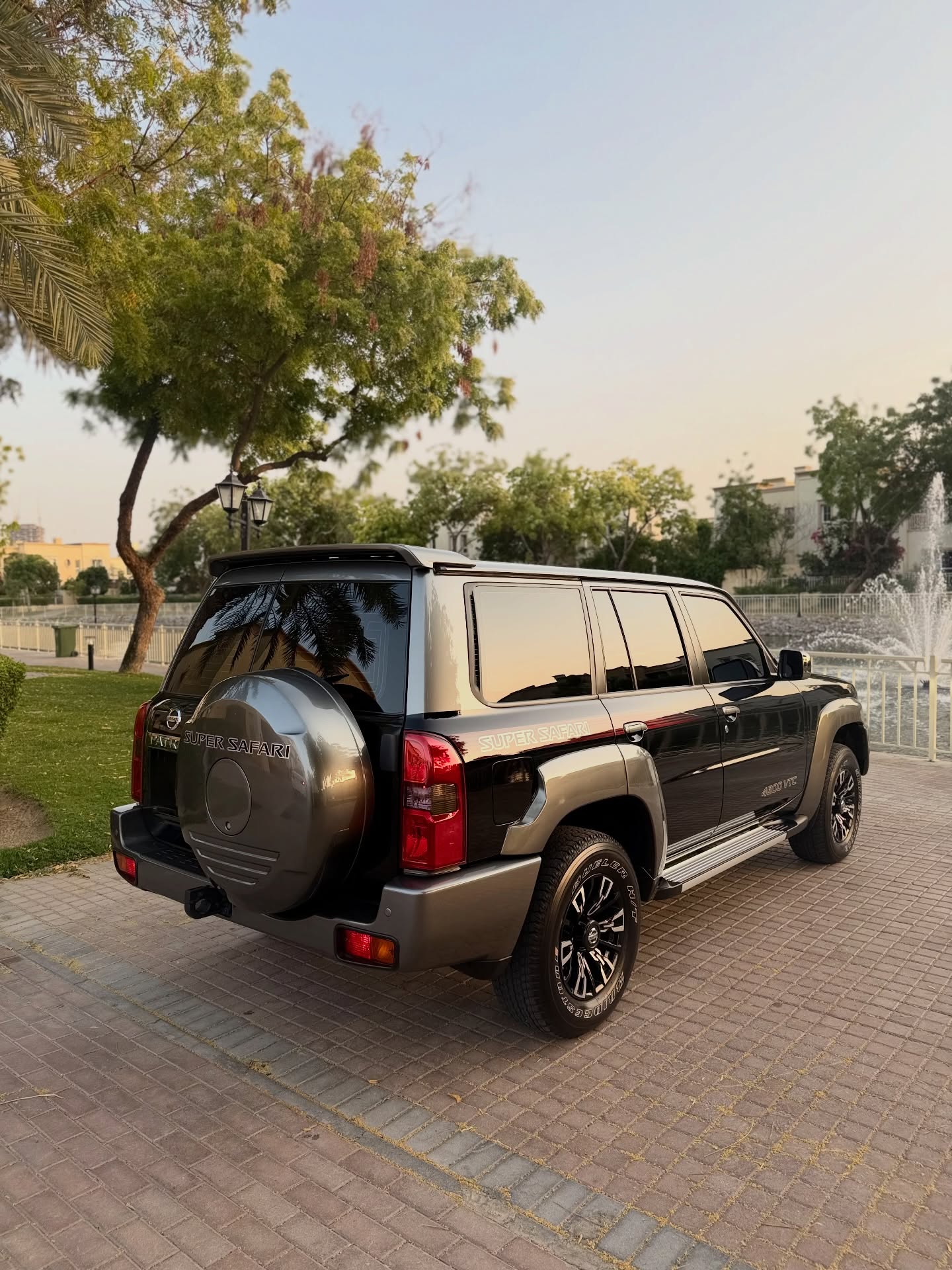 2023 Nissan Patrol Safari photo 2