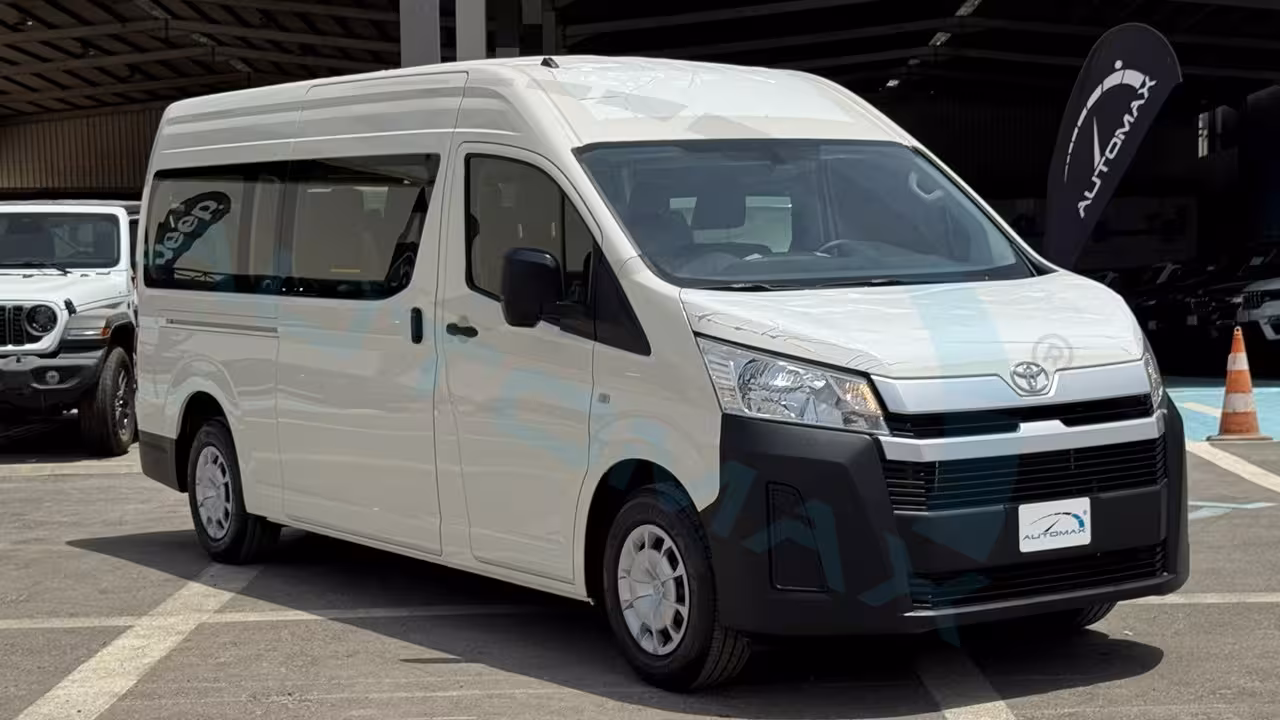2026 Toyota Hiace photo 3