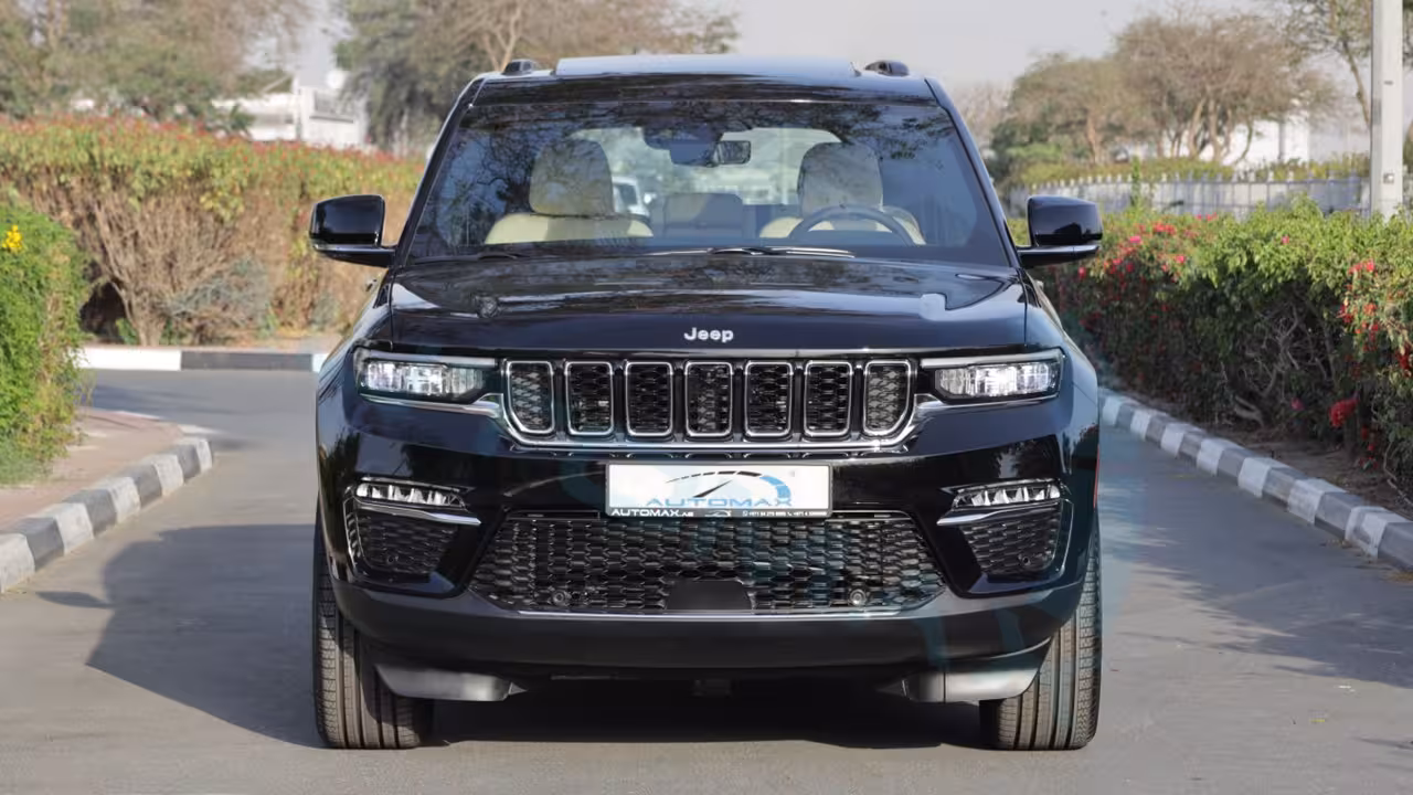 2025 Jeep Grand Cherokee photo 2