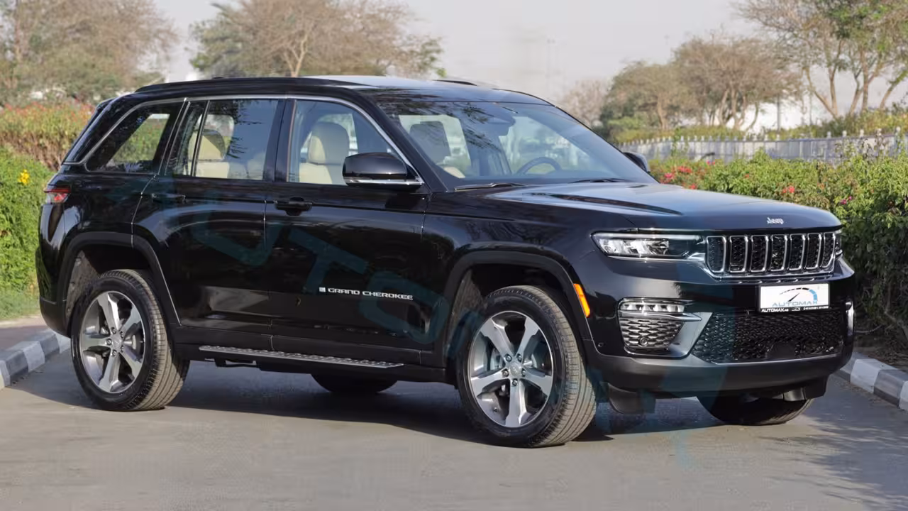 2025 Jeep Grand Cherokee photo 3